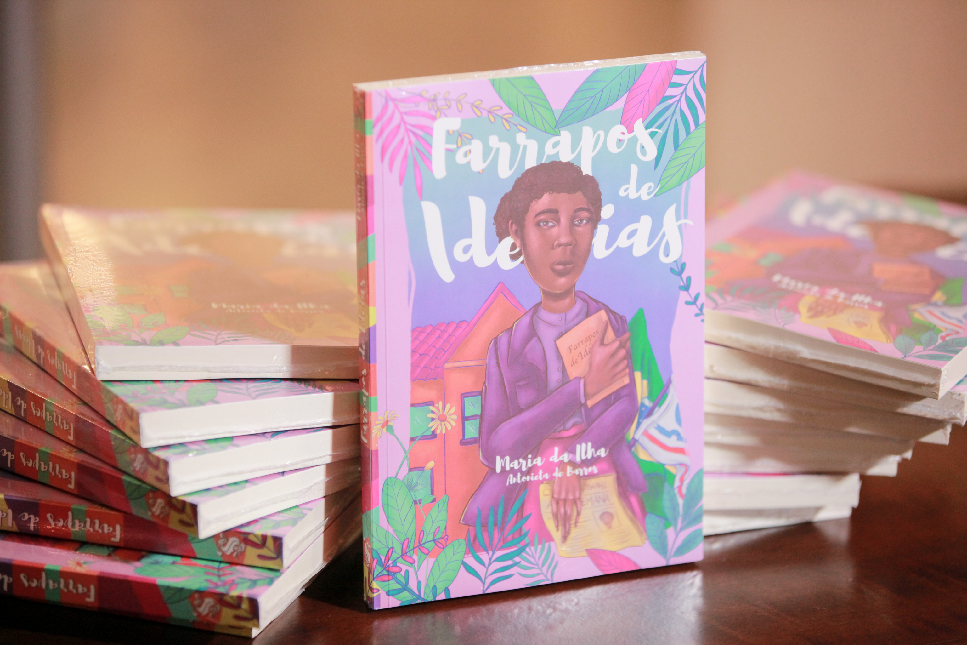 Lançamento Literário “Farrapos de Ideias”, da autora in memorian Antonieta de Barros