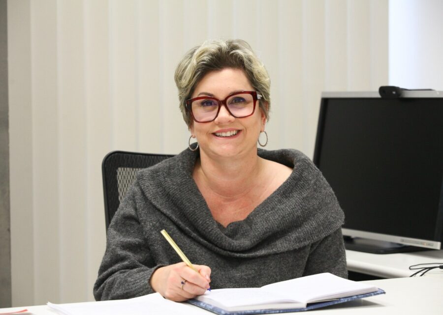 A assistente social Adriana Ternes Moresco esclarece as principais dúvidas sobre adoção