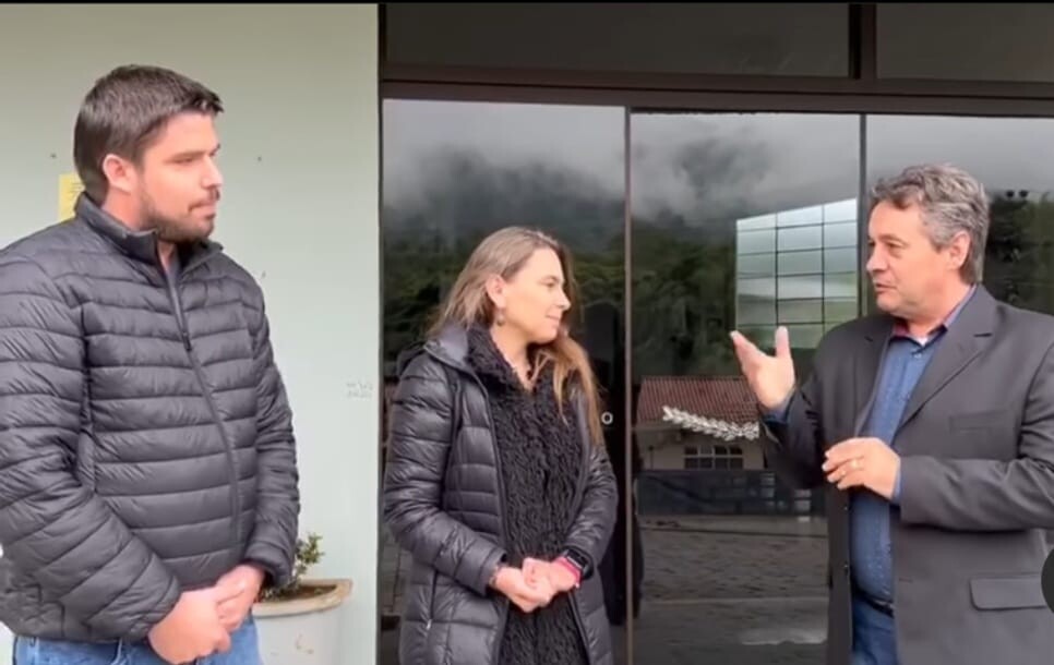 Deputada Paulinha e lideranças de Rodeio