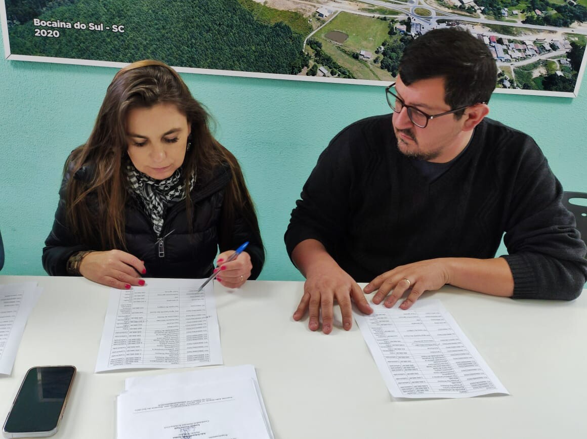 Deputada Paulinha e liderança da Serra