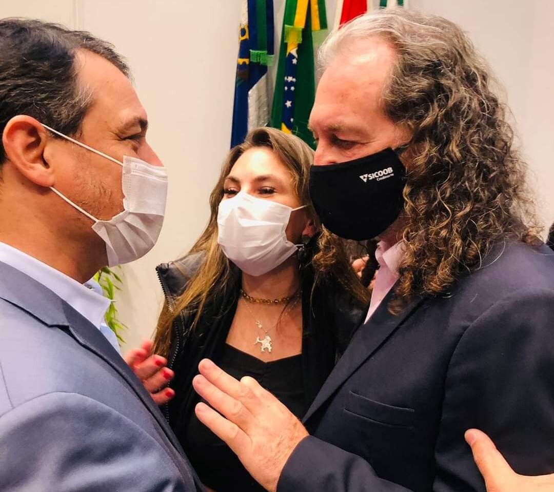 Governador Carlos Moisés da Silva, deputada Paulinha, e vereador Kbelo. FOTO: Divulgação