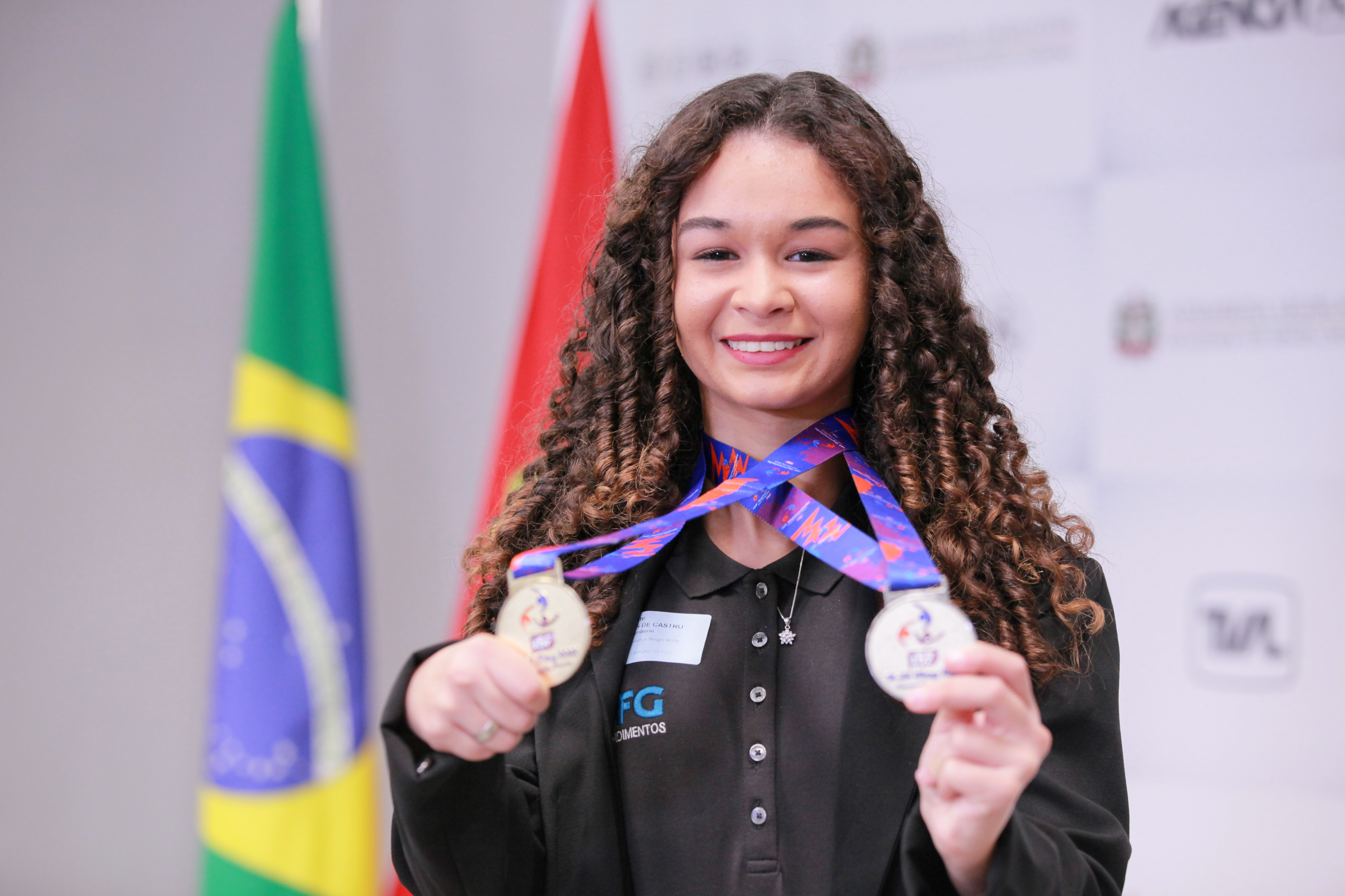 Atleta Caroline de Castro recebe Moção de Aplausos