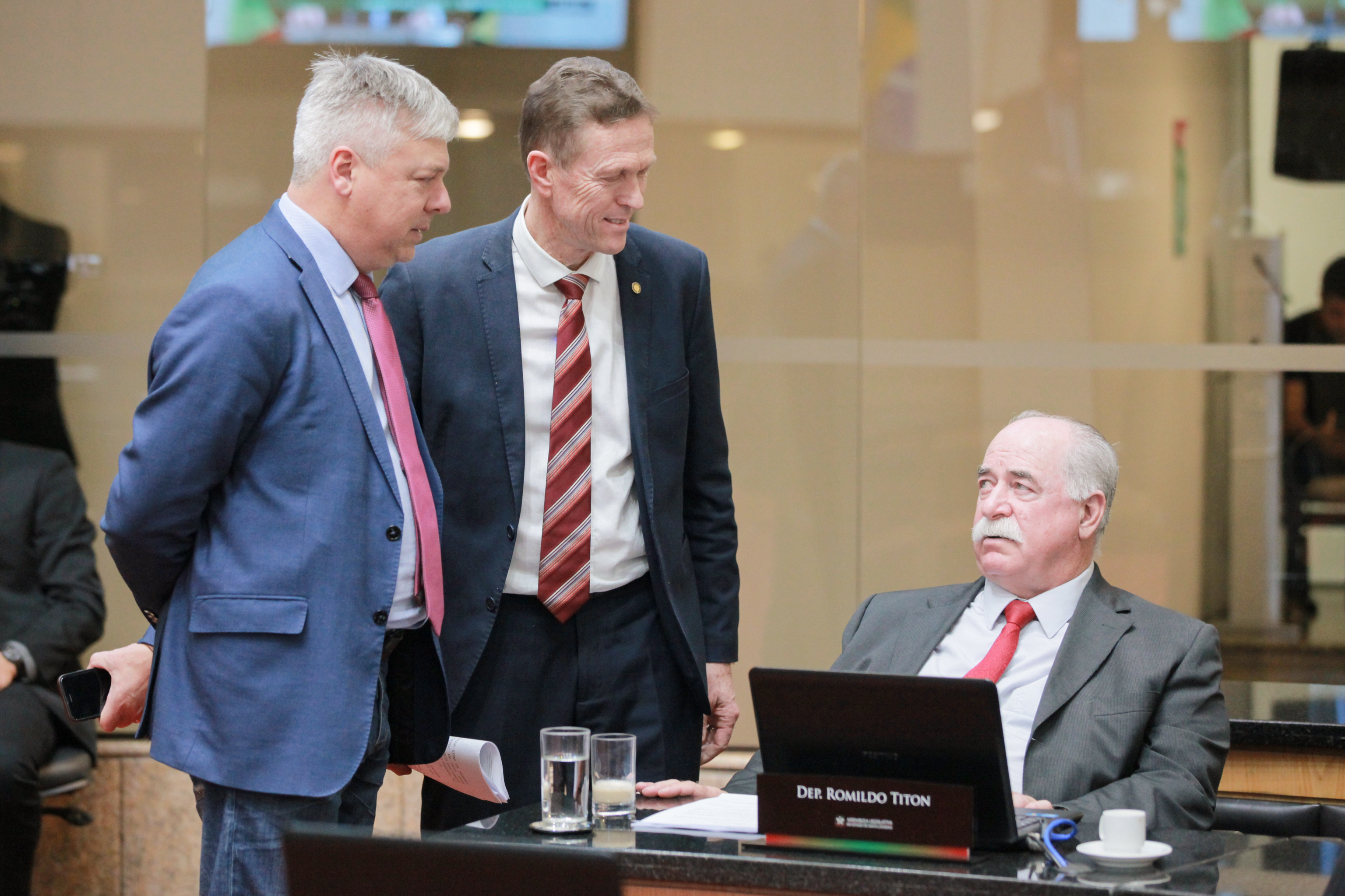 - Deputado Fabiano da Luz (PT) - Deputado Volnei Weber (MDB) - Deputado Romildo Titon (MDB)