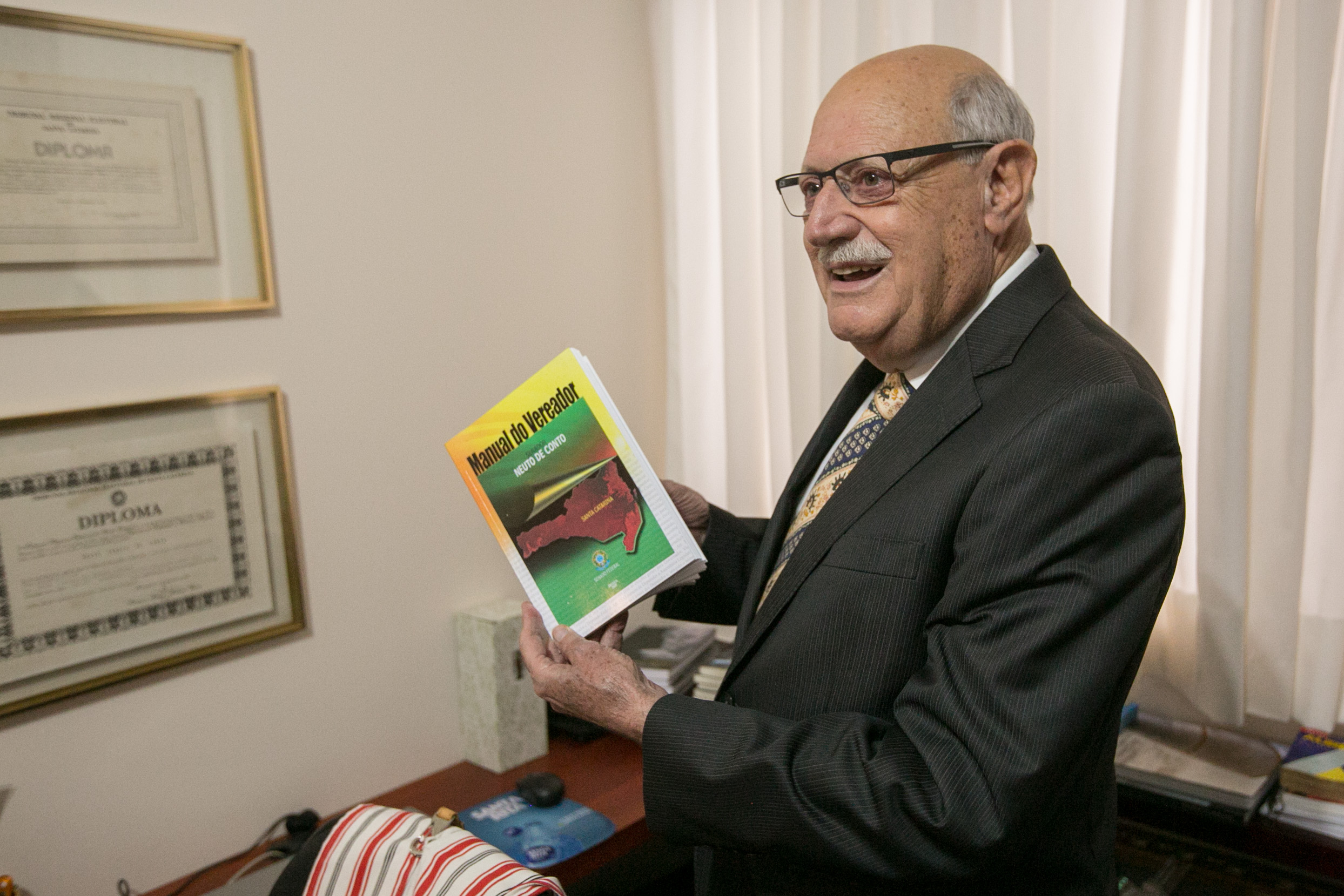 Ex-senador Neuto de Conto