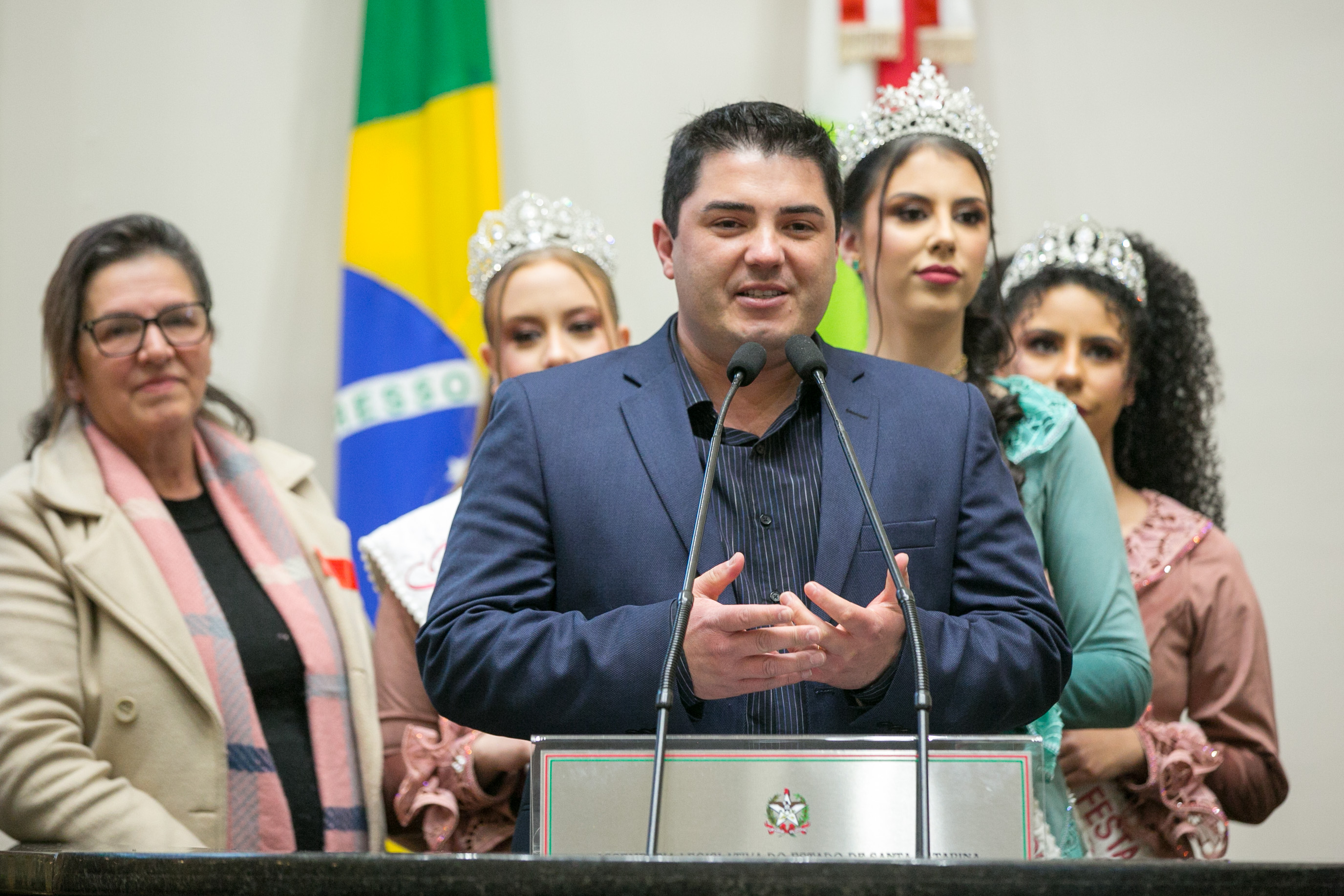Prefeito de São Joaquim, Giovani Nunes e realeza da Festa Nacional da Maçã