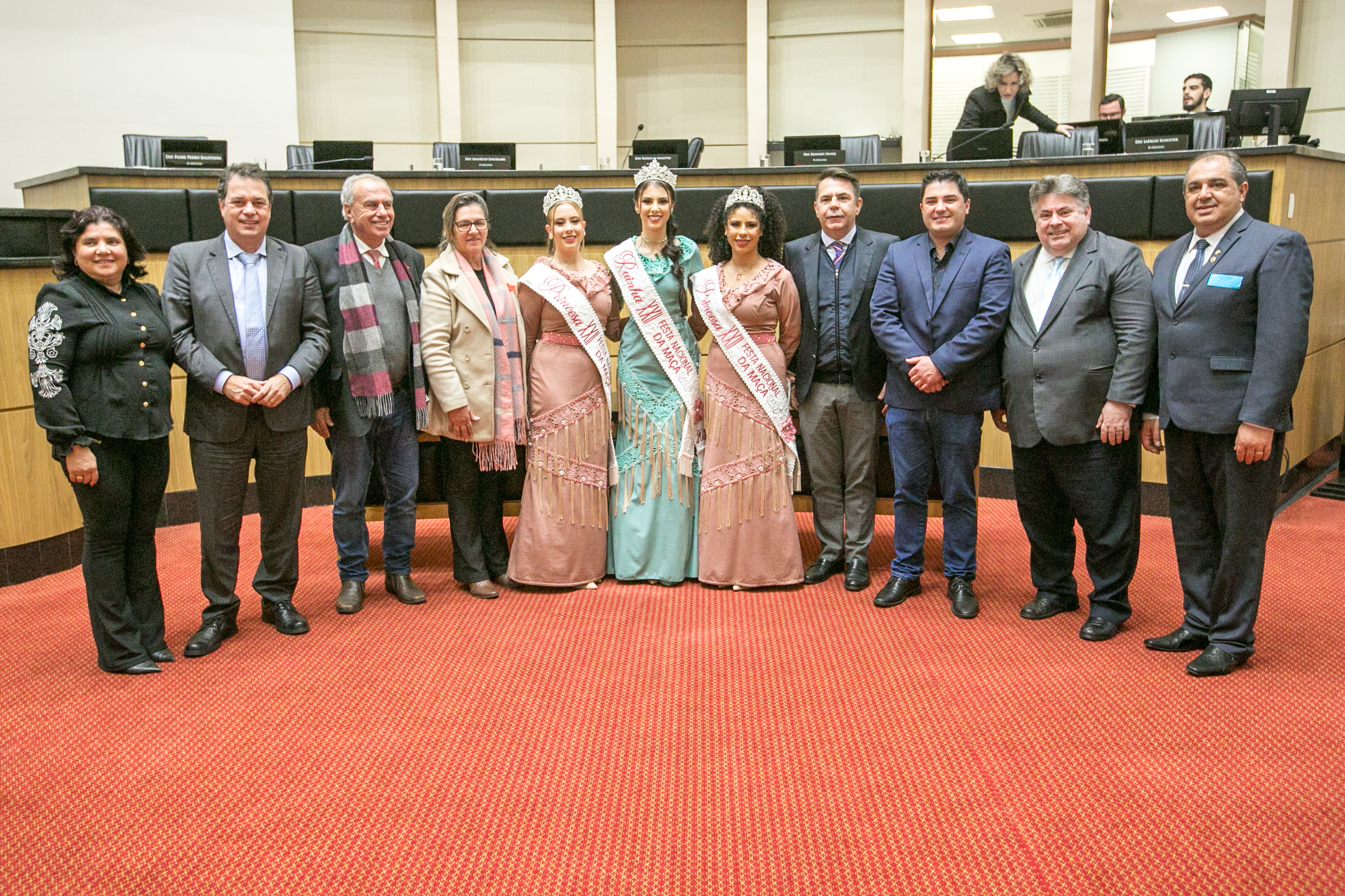 Realeza da Festa Nacional da Maçã e deputados