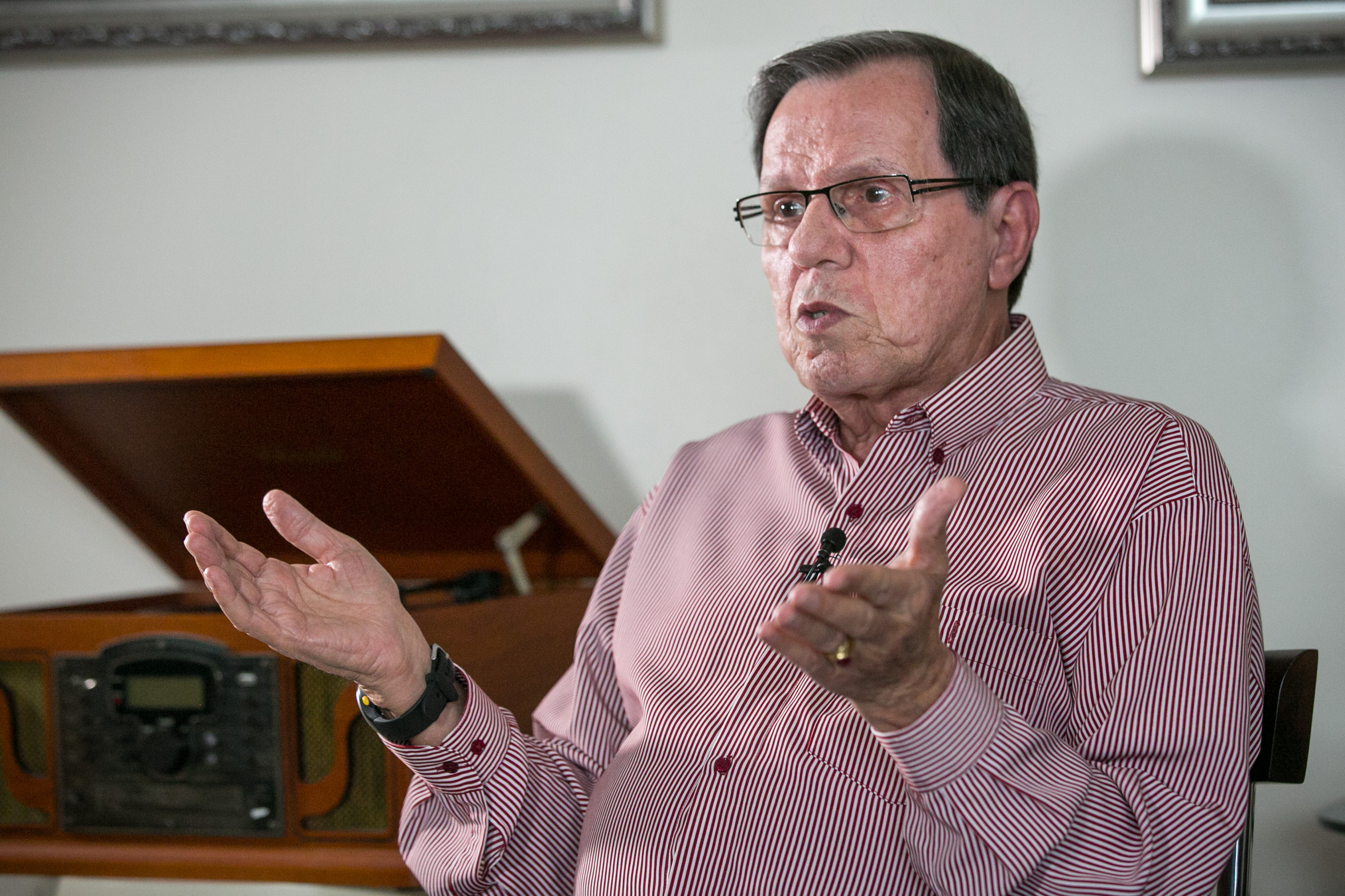 Narrador J. B. Telles