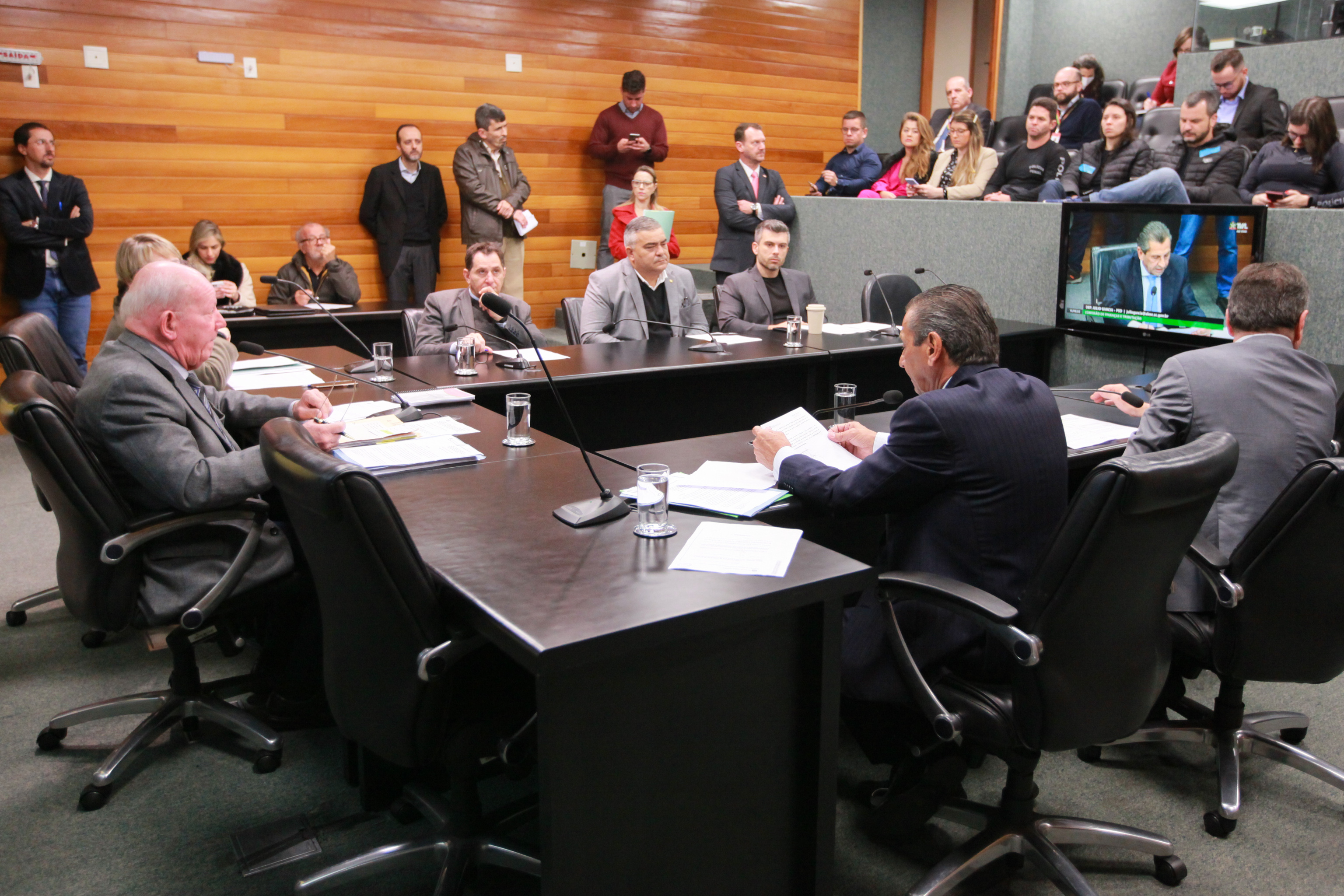 - Comissão de Finanças e Tributação