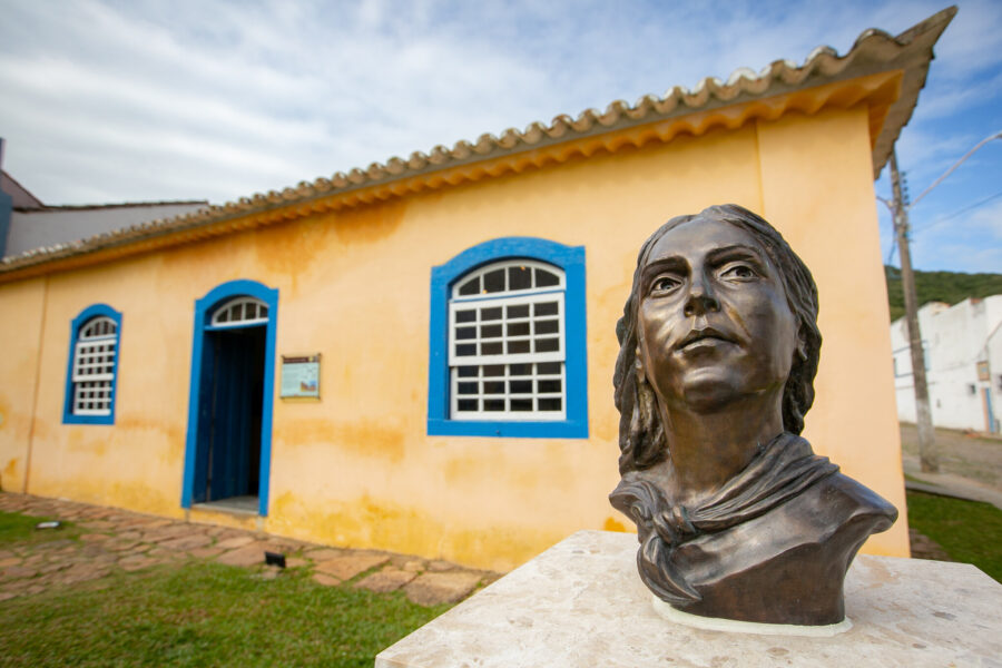 Rica em história, Laguna é terra natal de Anita Garibaldi, a Heroína de Dois Mundos.