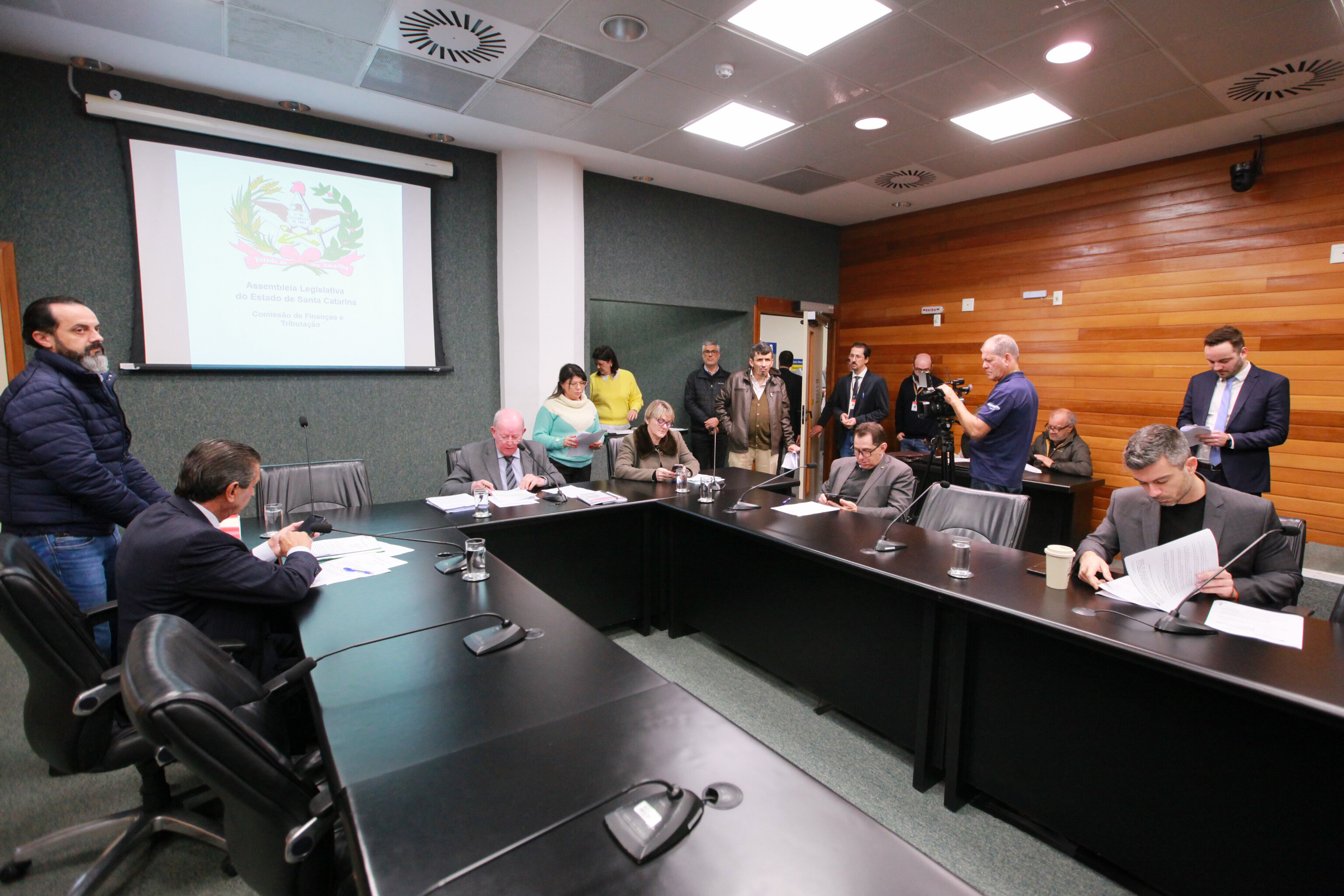 PEC que altera repartição de ICMS entre municípios é aprovada na Finanças