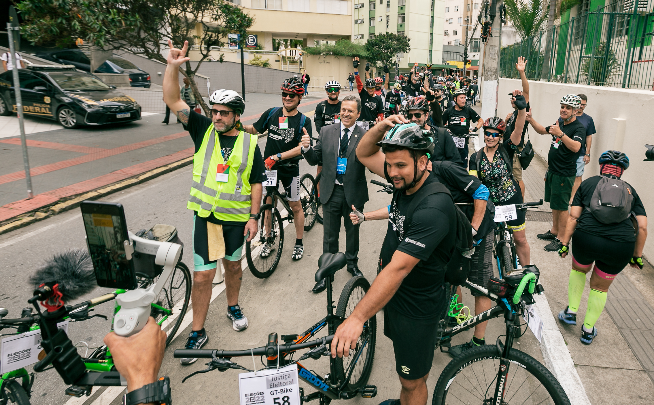 ELEIÇÕES 2022 – Saída dos ciclistas responsáveis pelo recolhimento das mídias