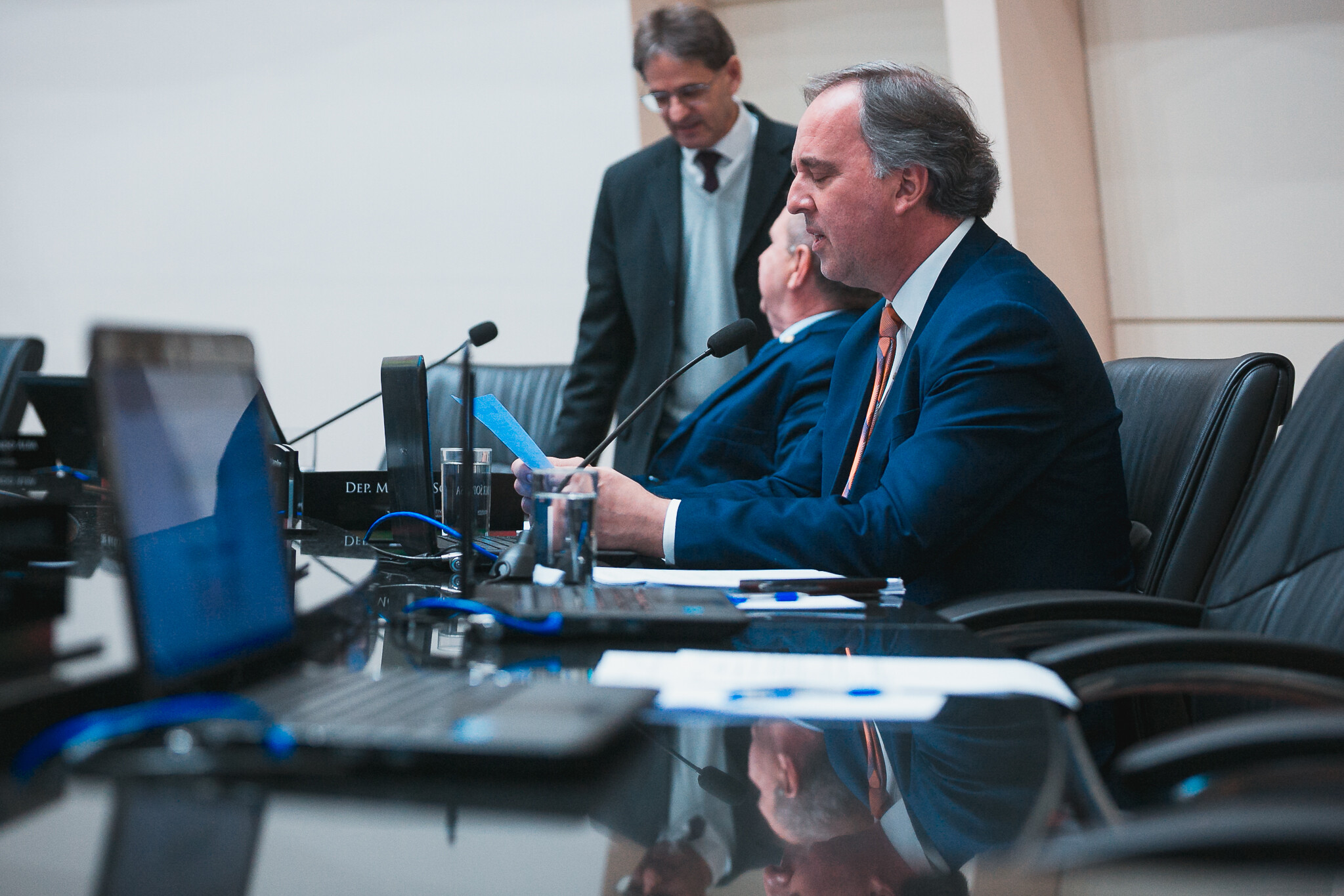 Deputados voltam a agradecer eleitores na sessão