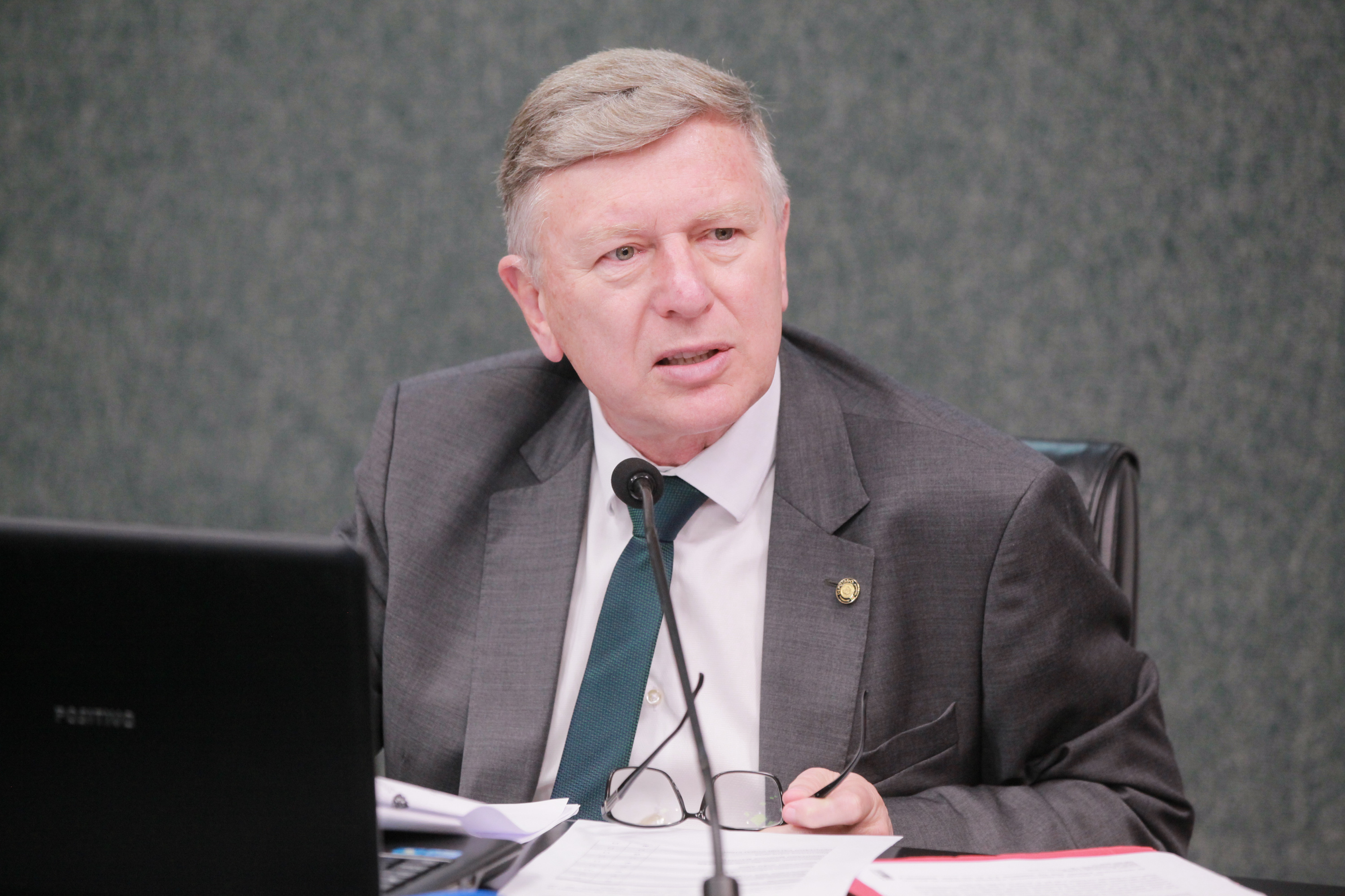 - Deputado Milton Hobus (PSD)