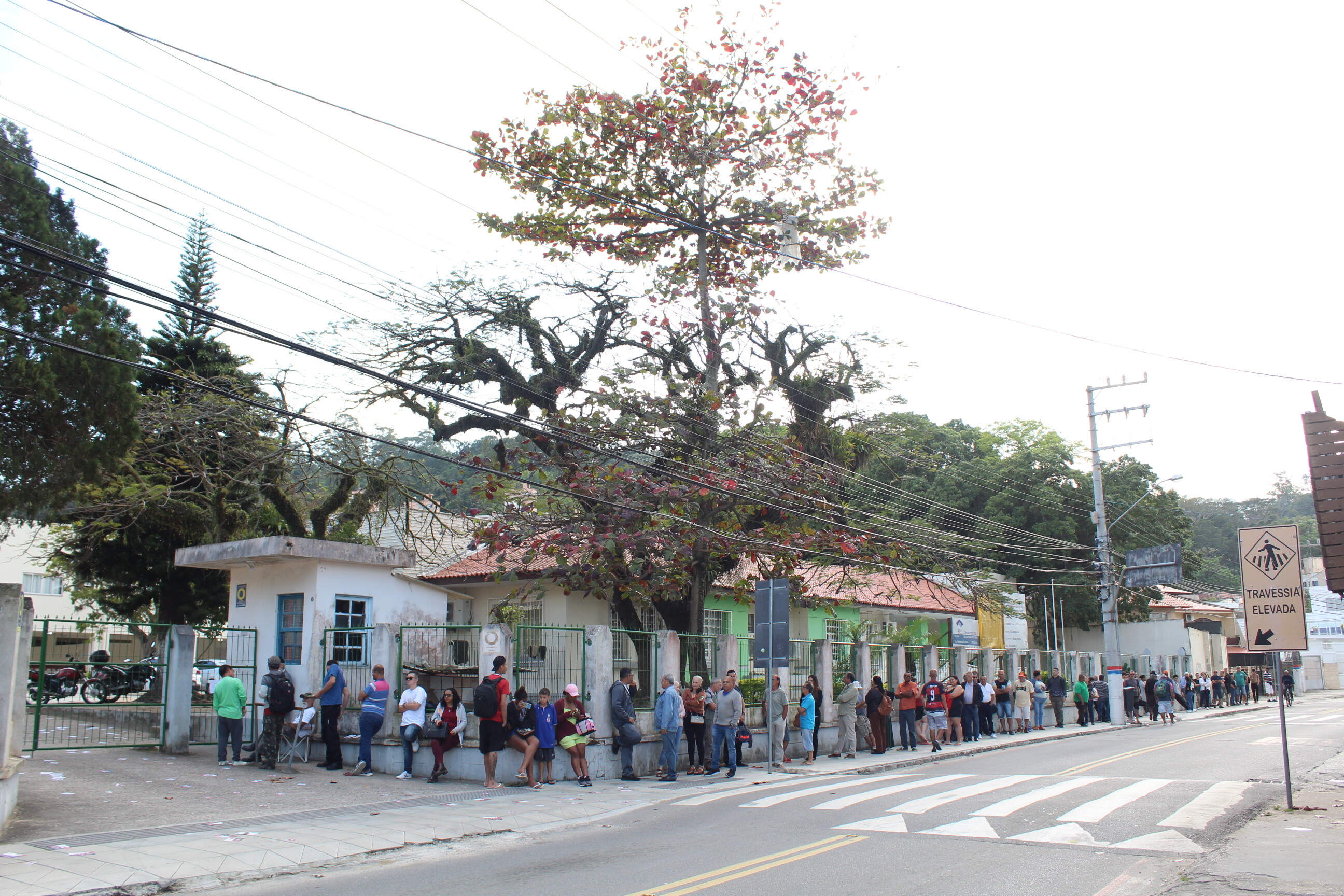 Filas para votação podem atrasar início da apuração dos votos em SC
