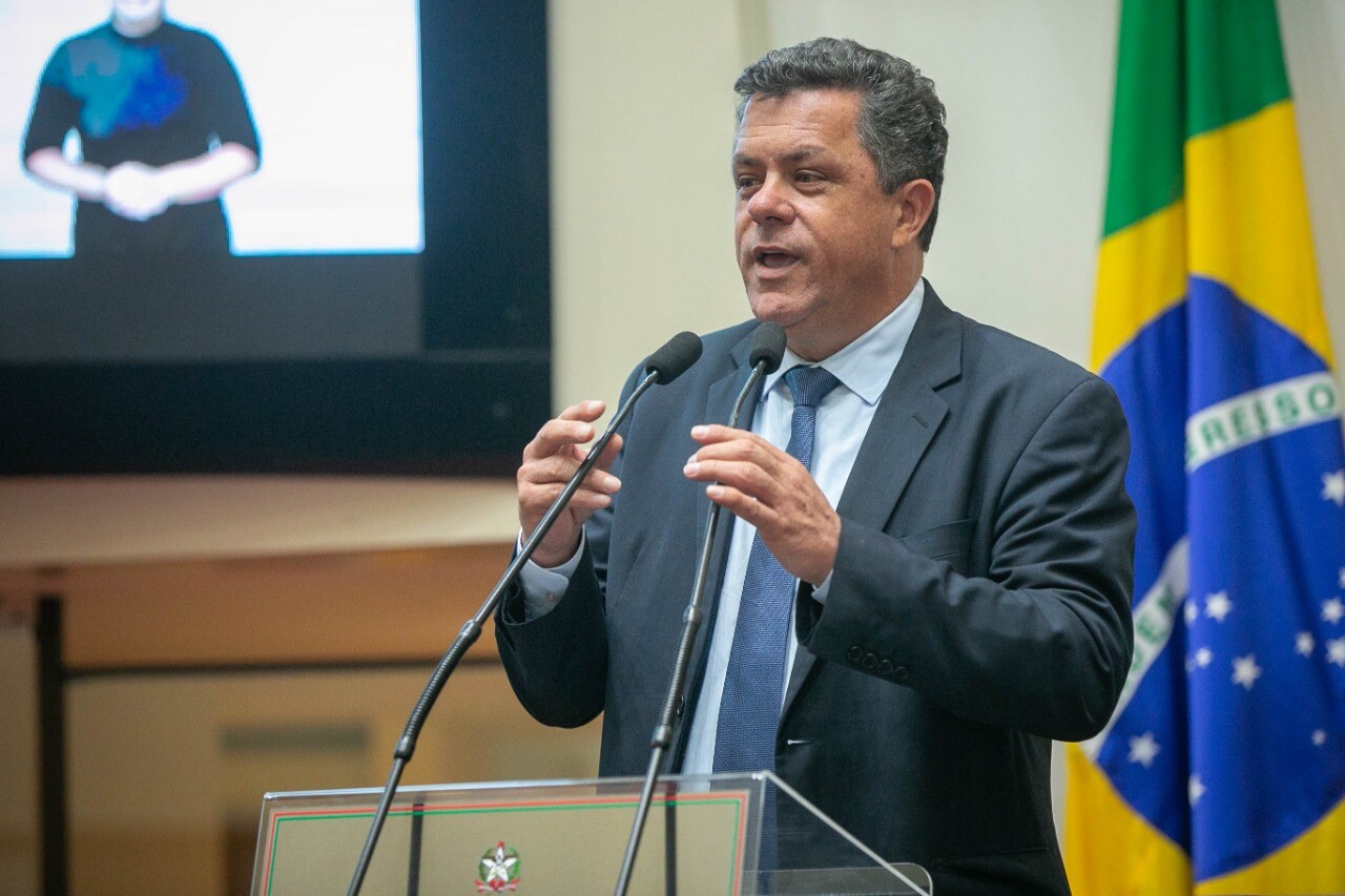 Deputado Ivan Naatz (PL) foi à tribuna da Alesc agradecer votação e reafirmar compromissos de trabalho.