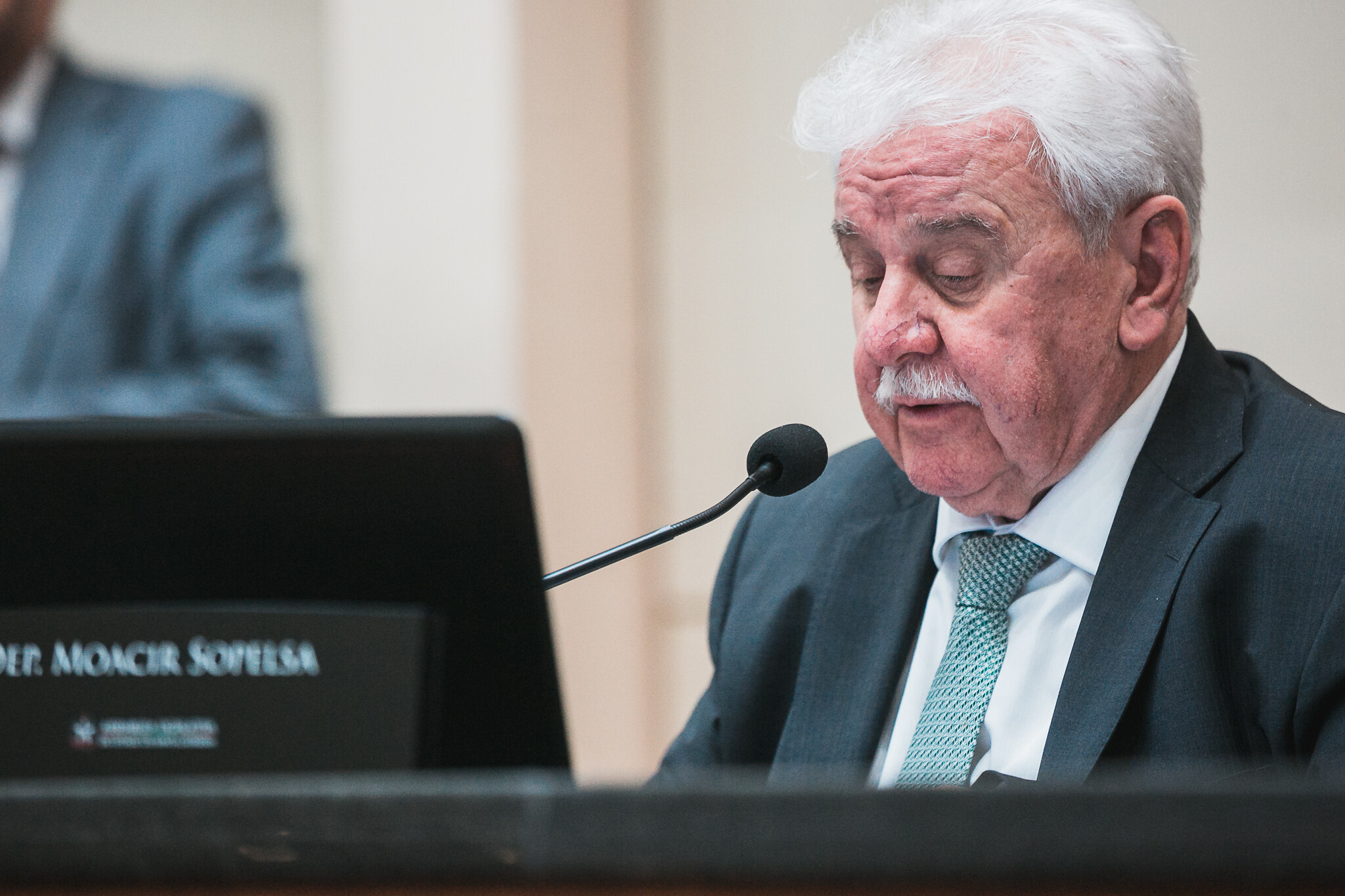 Plenário aprova moções que cumprimentam presidente e governador eleitos