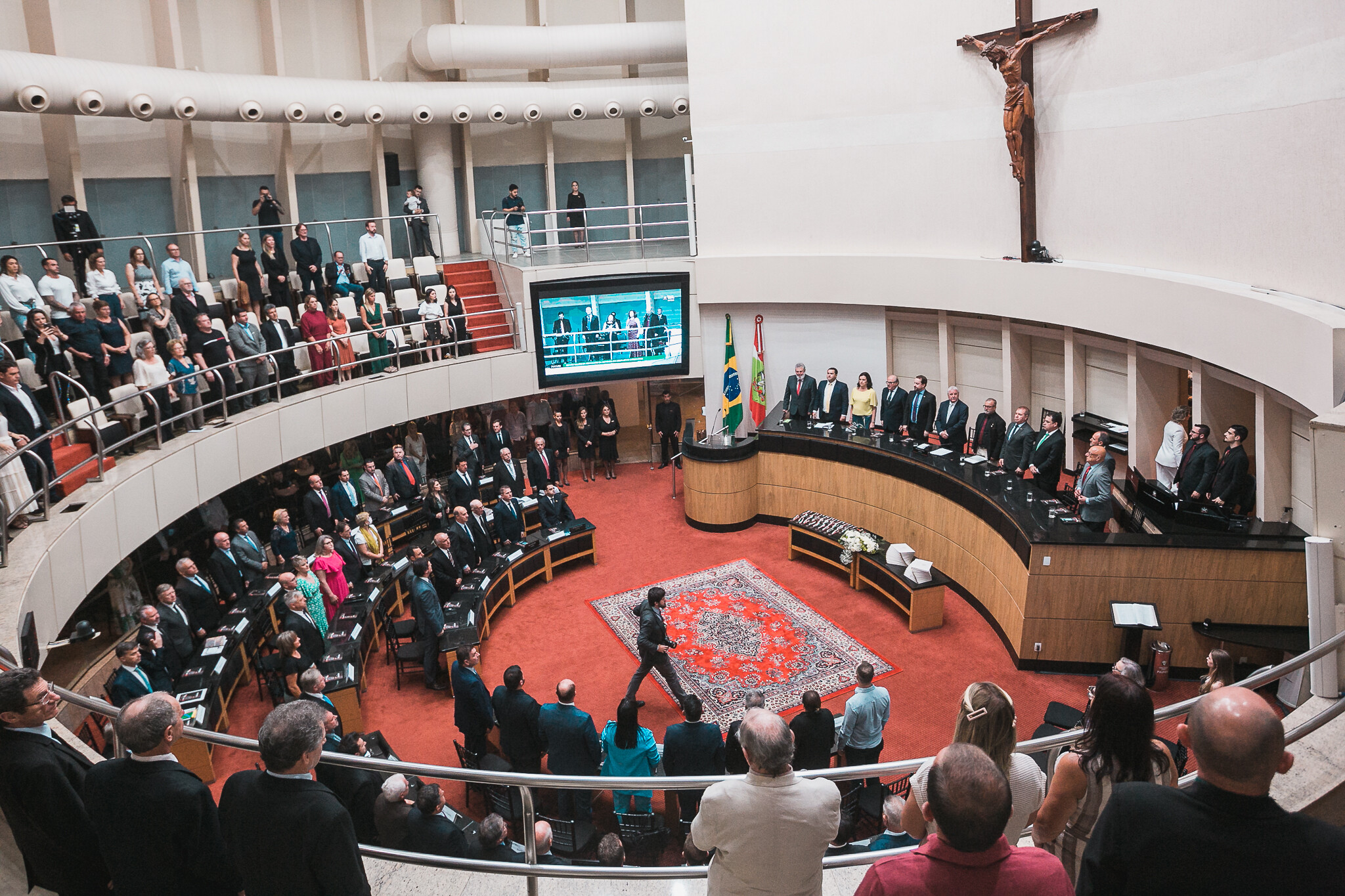 Comenda do Legislativo é concedida a catarinenses que são destaque