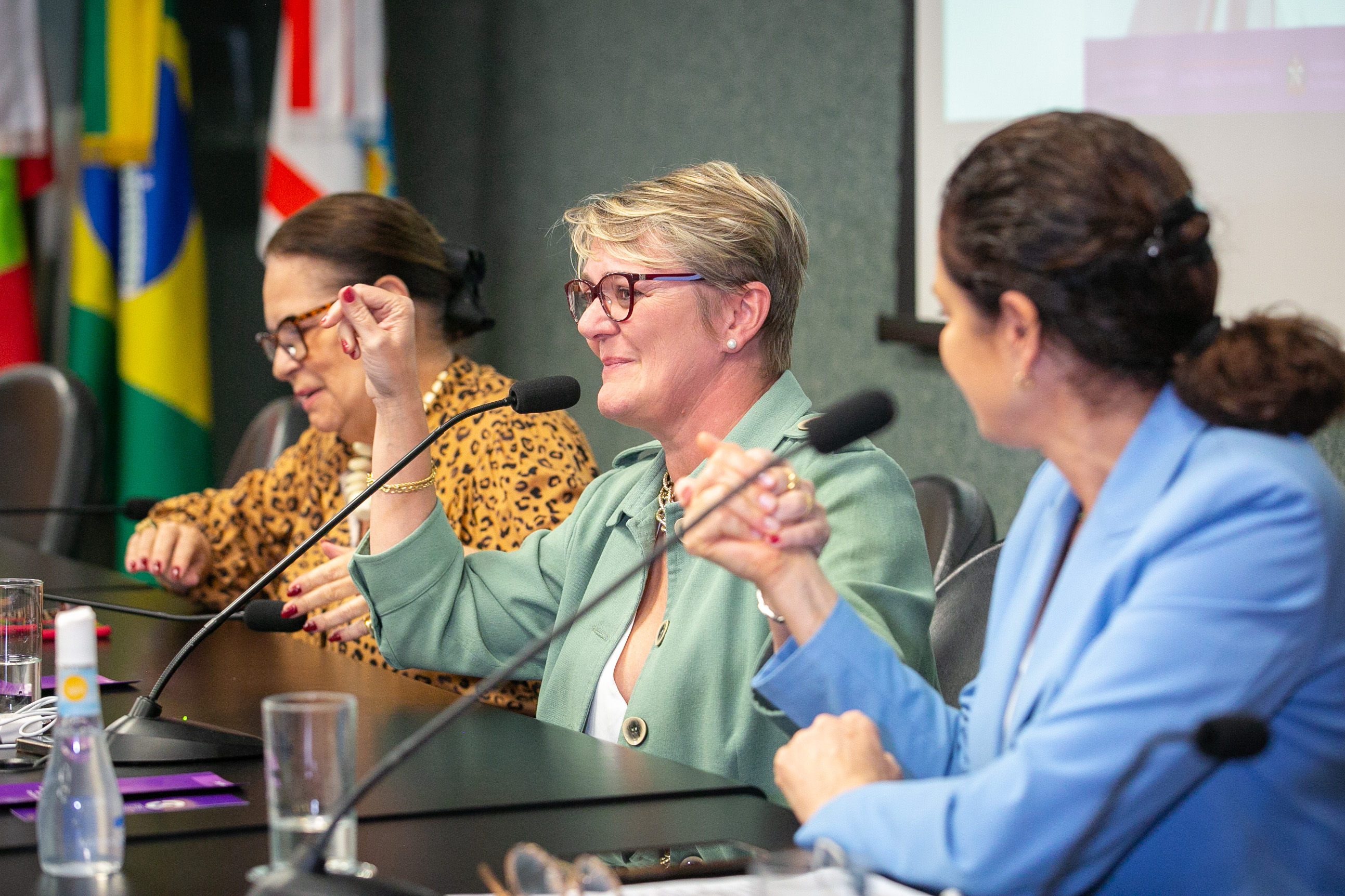Deputada Ada De Luca (MDB), Deputada Luciane Carminatti (PT) e Deputada Marlene Fengler (PSD)