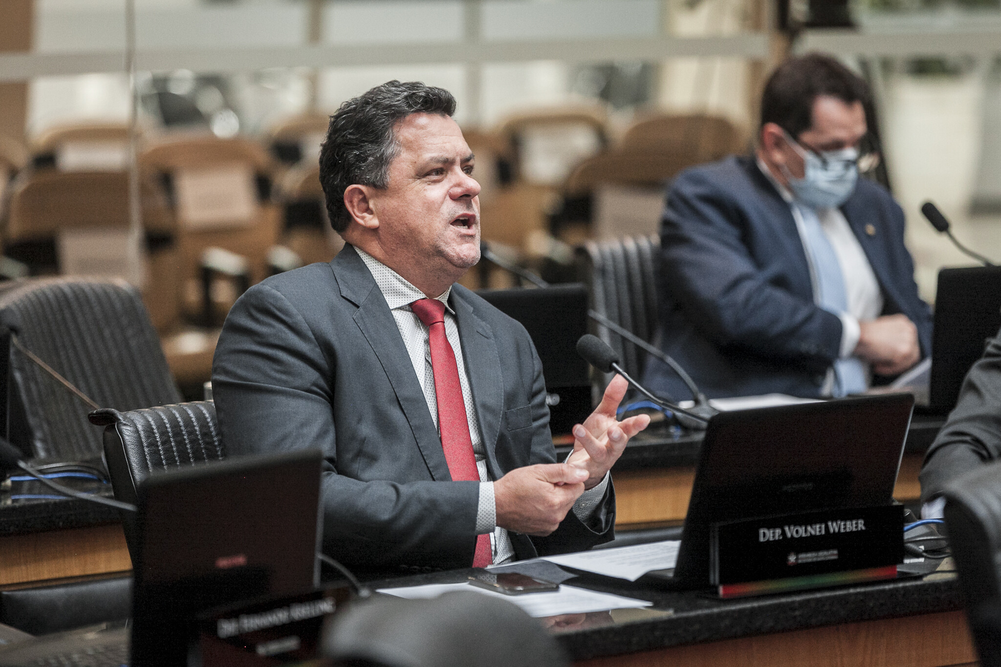 Foto : Deputado Ivan Naatz (PL): recursos arrecadados não estão sendo aplicados em projetos ambientais. (Divulgação)