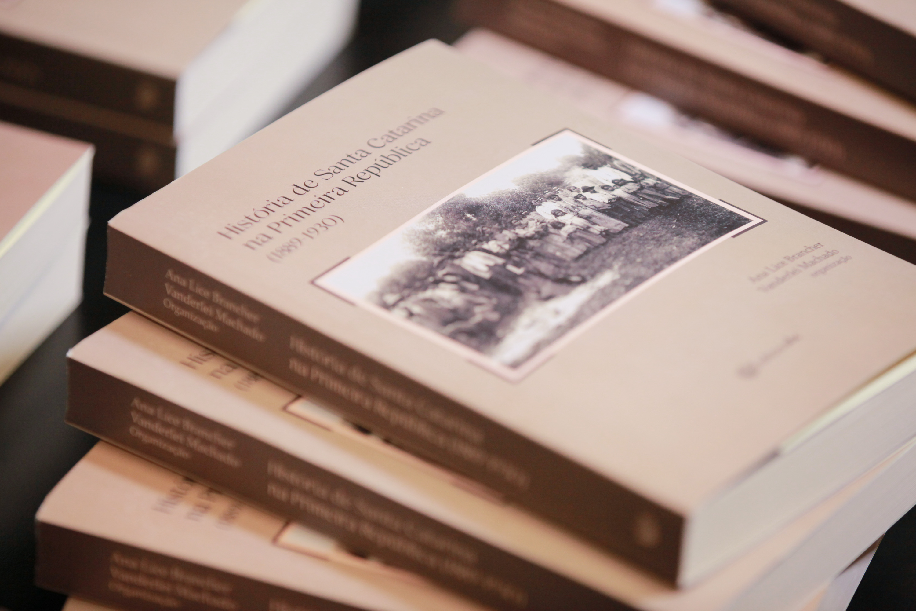 Lançamento Literário “História de Santa Catarina na Primeira República (1889-1930)”