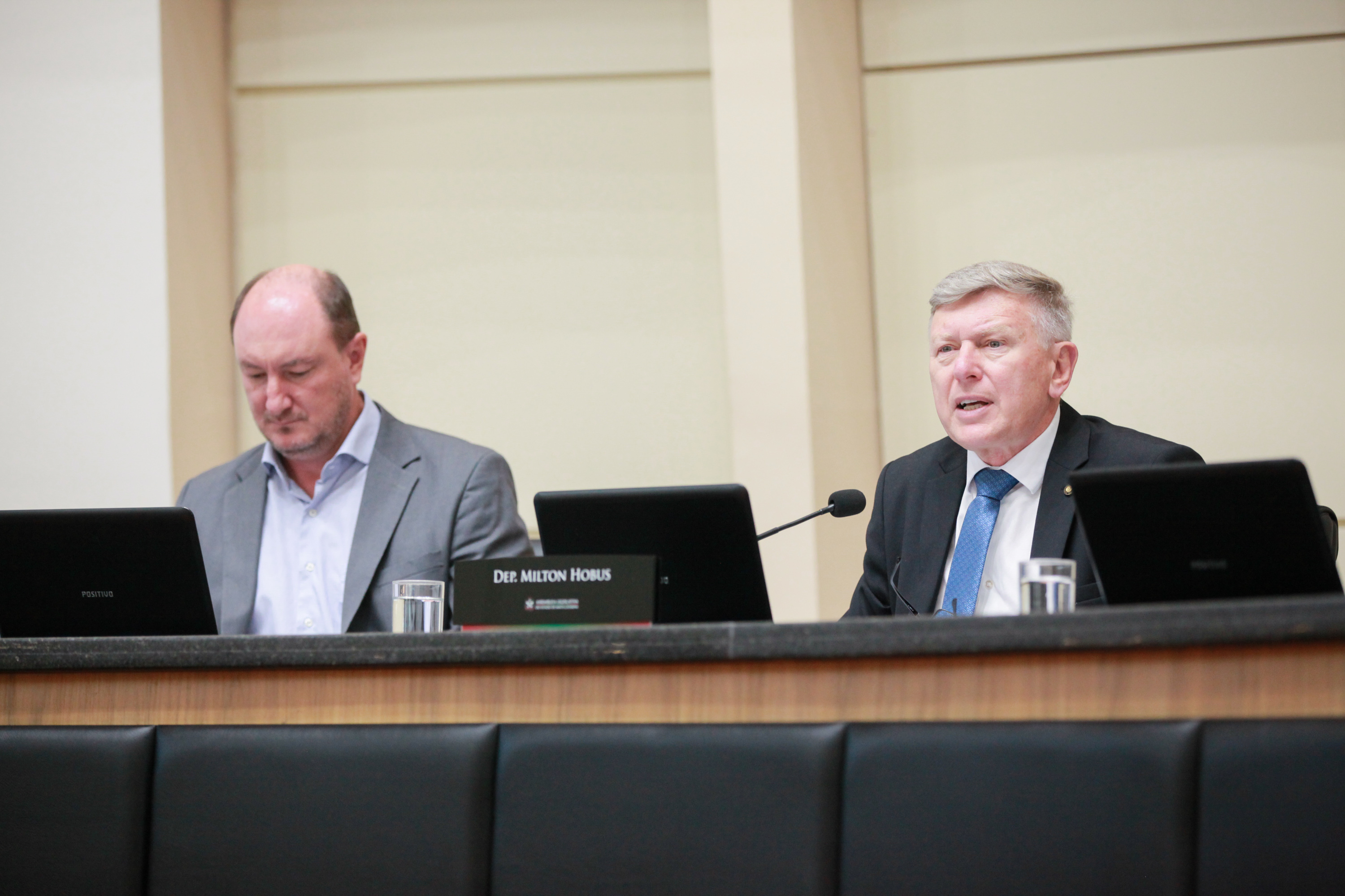 - Deputado Mauro de Nadal (MDB) - Deputado Milton Hobus (PSD)