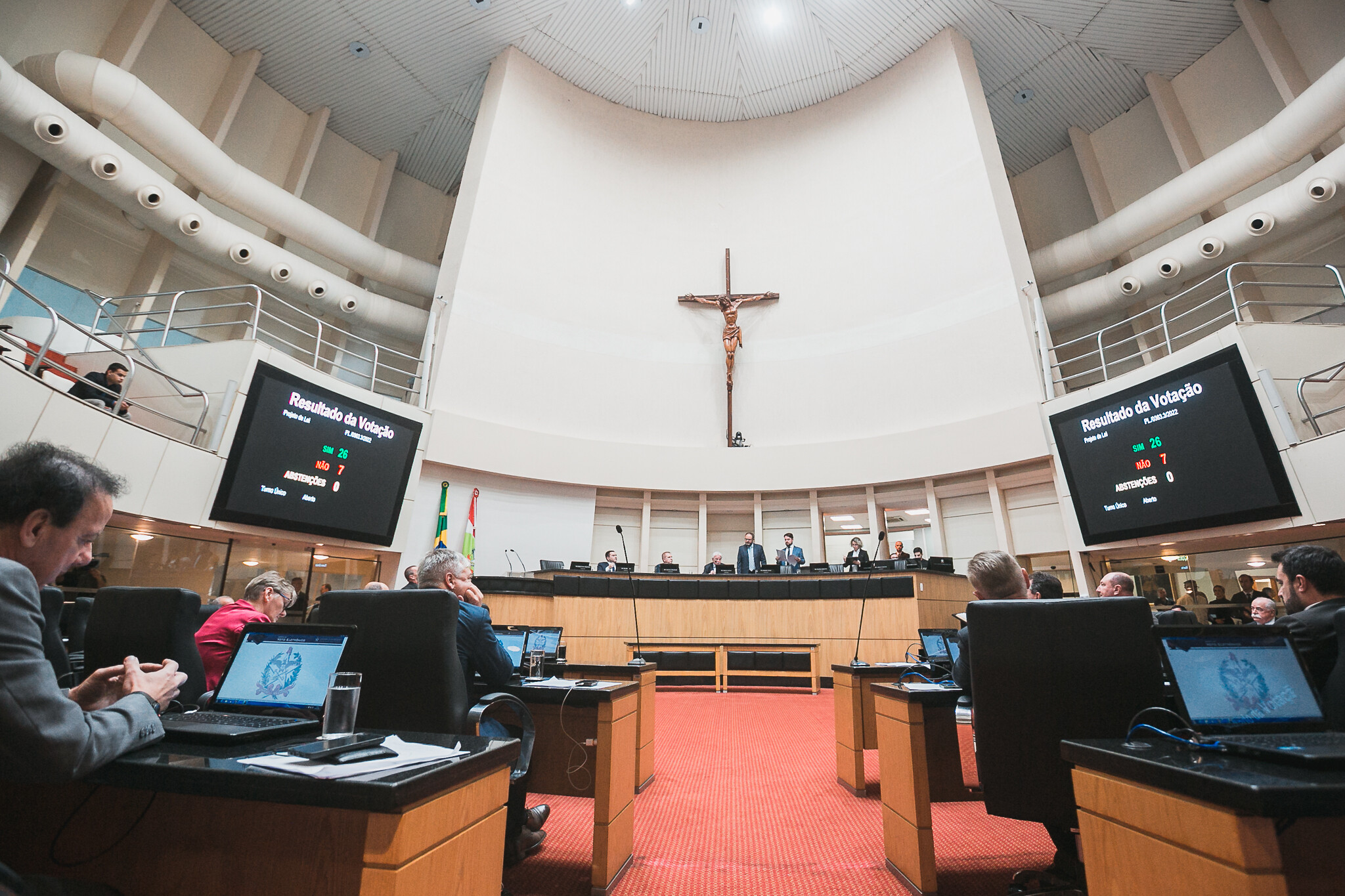 Plenário aprova nesta terça (20) 41 projetos elaborados pelo Legislativo
