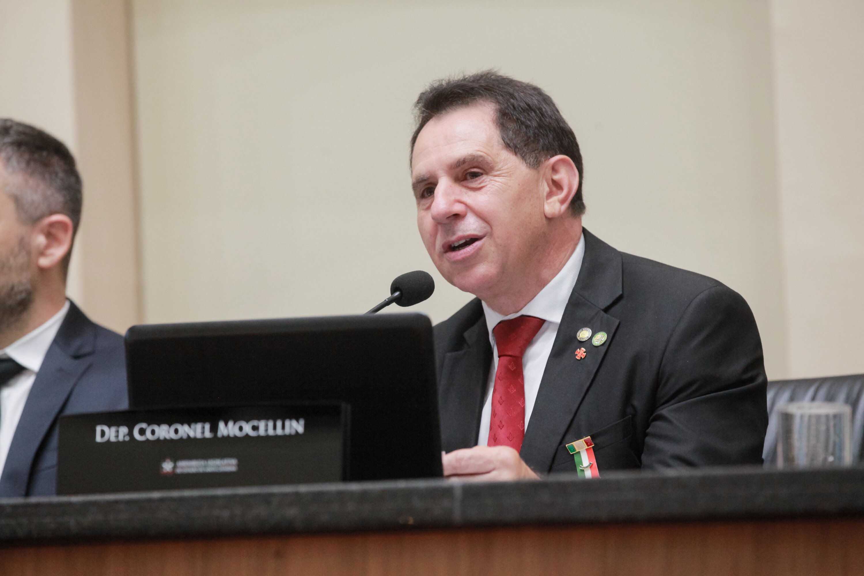 Deputado Coronel Mocellin (Republicanos) foi um dos proponentes da homenagem.
