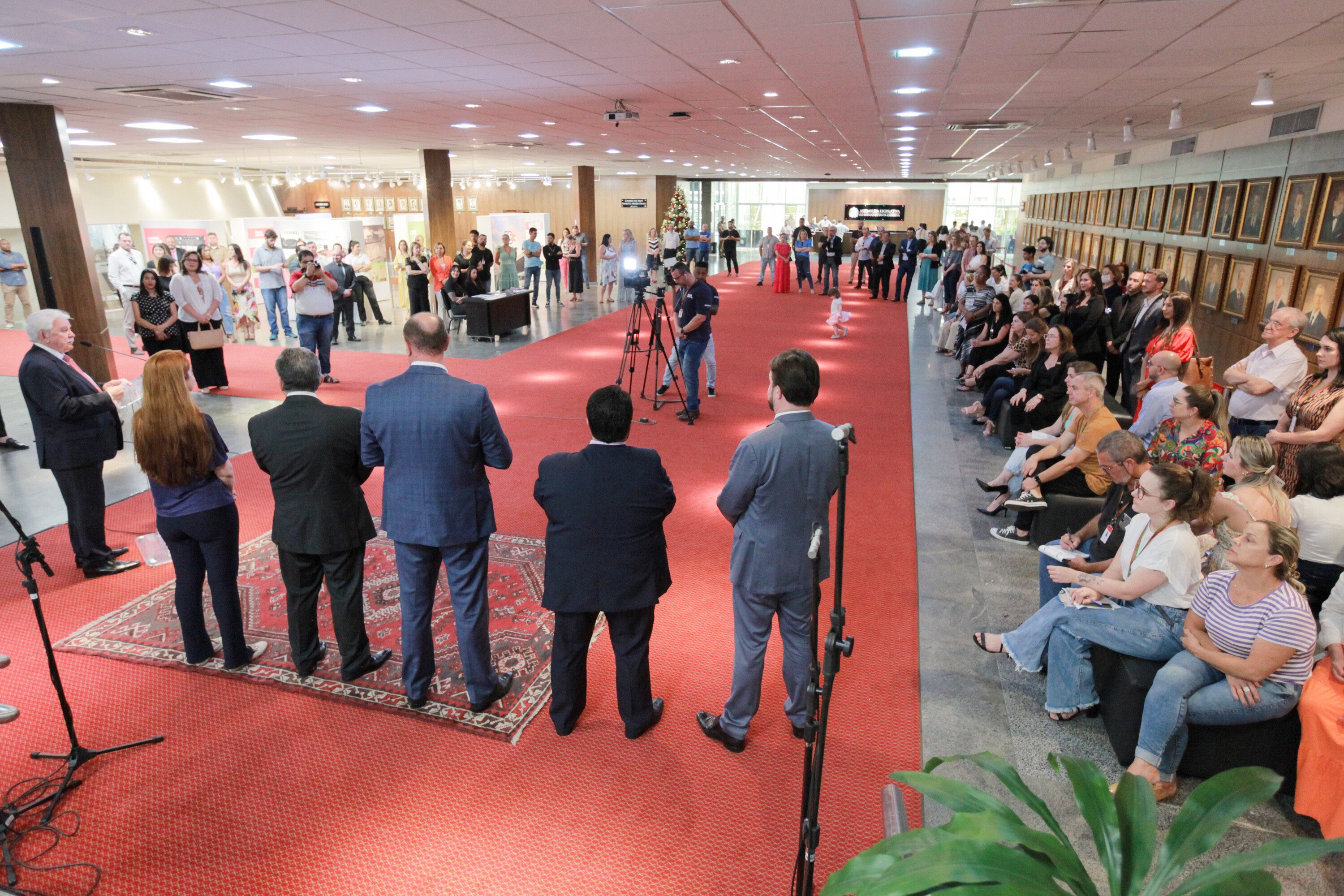 Mensagem de Natal reuniu servidores e parlamentares da Alesc