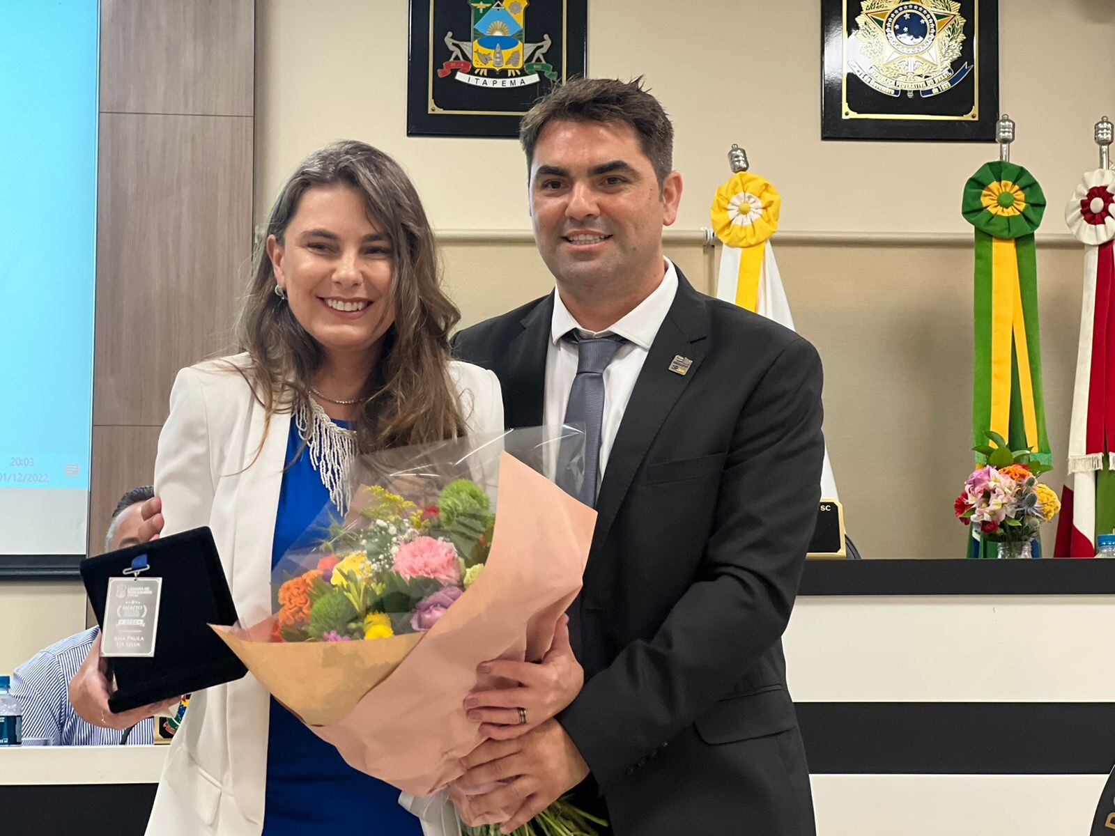 Deputada Paulinha (Podemos) recebe homenagem da Câmara de Vereadores de Itapema. FOTO: Assessoria de Imprensa