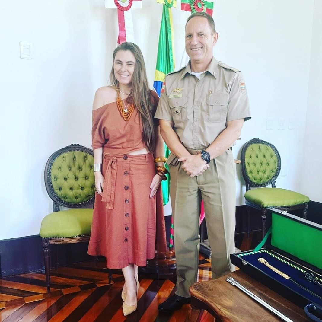 Deputada Paulinha e comandante geral da PM/SC, coronel Marcelo Pontes