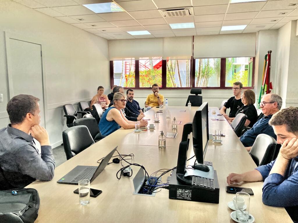 Deputada Luciane Carminatti na reunião do GT que debate o ICMS Educacional