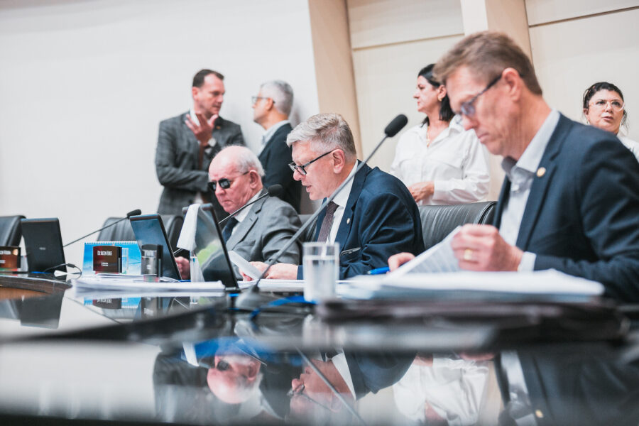 Comissão de Constituição e Justiça, Comissão de Finanças e Tributação e Comissão de Trabalho, Admini