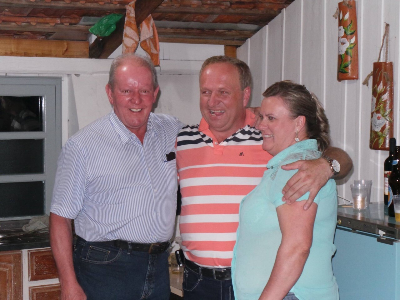 Deputado Marcos Vieira com Davenir e a esposa Elsa, em uma confraternização em Anitápolis.