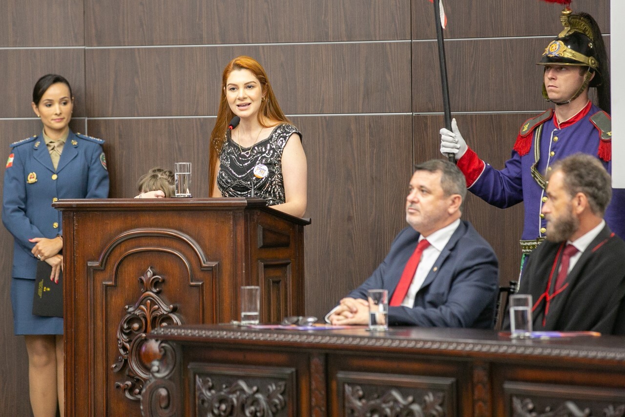 Deputada Ana Campagnolo na cerimônia de diplomação dos eleitos