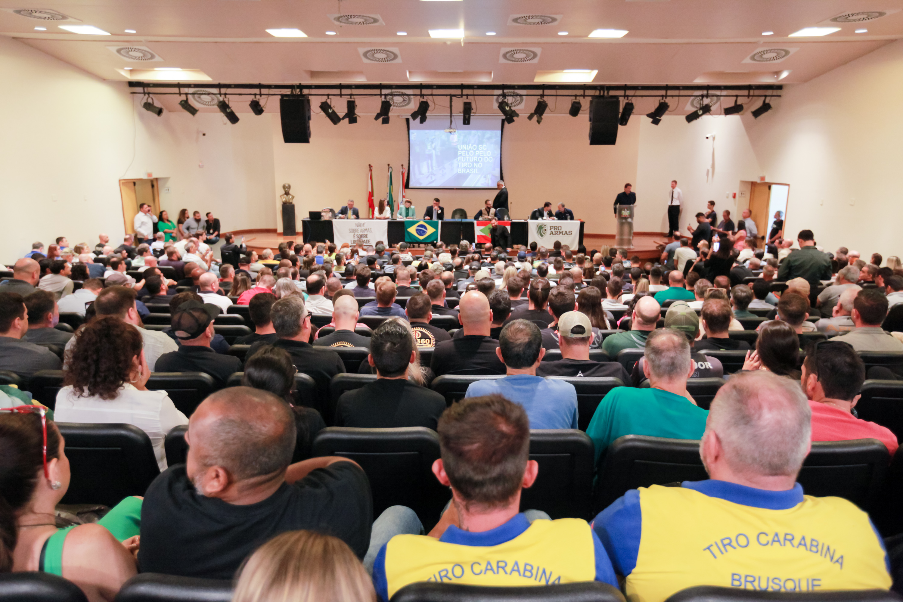 Reunião do setor armamentista para tratar o Decreto Federal nº 11.366