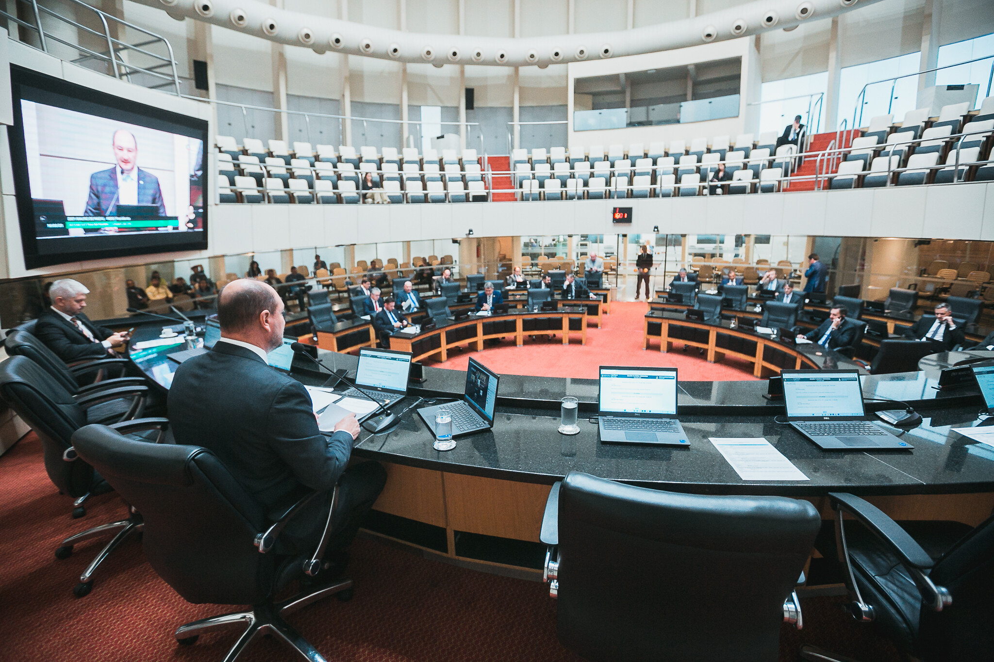 Deputados anunciam ações nas áreas de segurança e infraestrutura viária