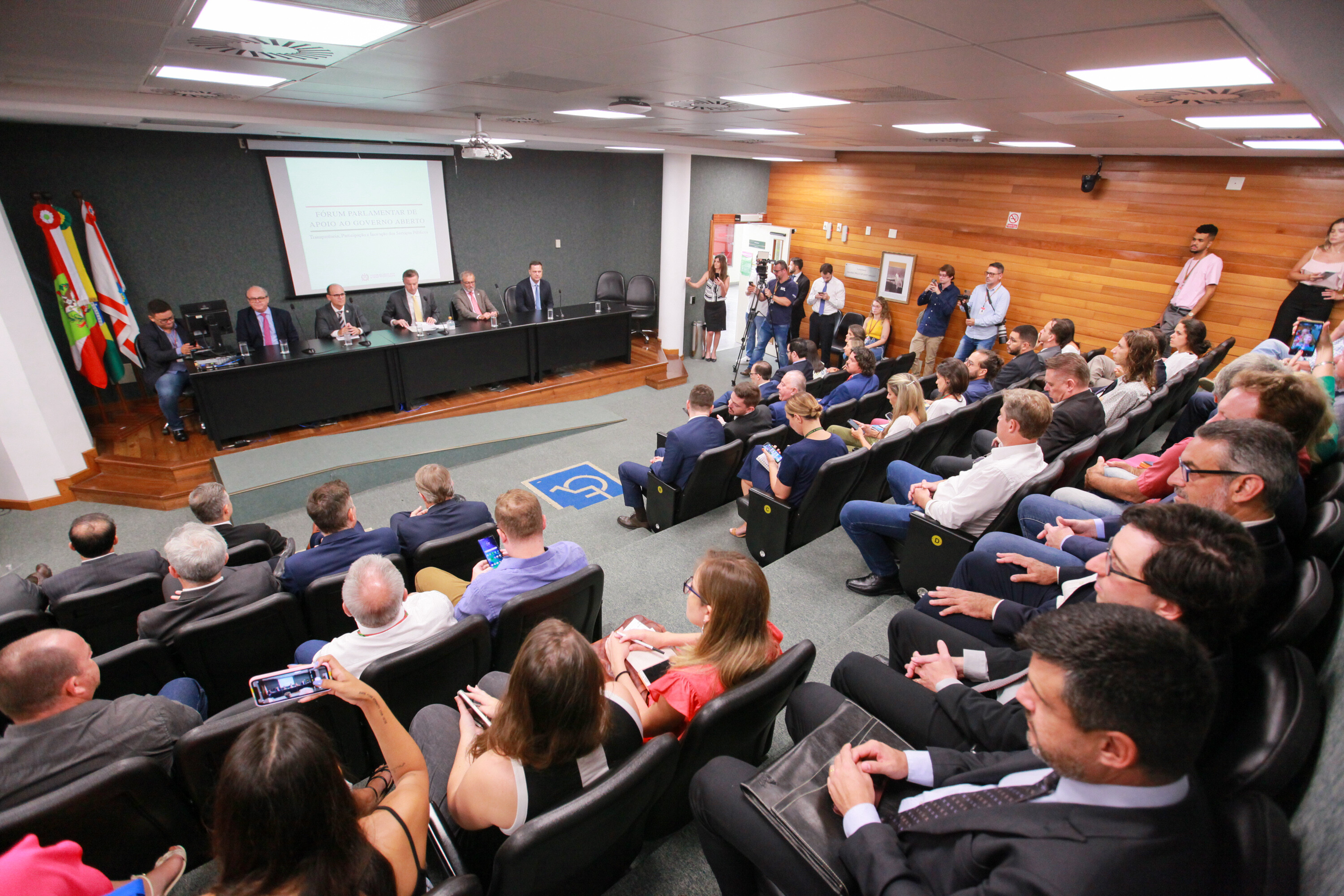 Primeiro fórum parlamentar da nova legislatura vai apoiar o Governo Aberto