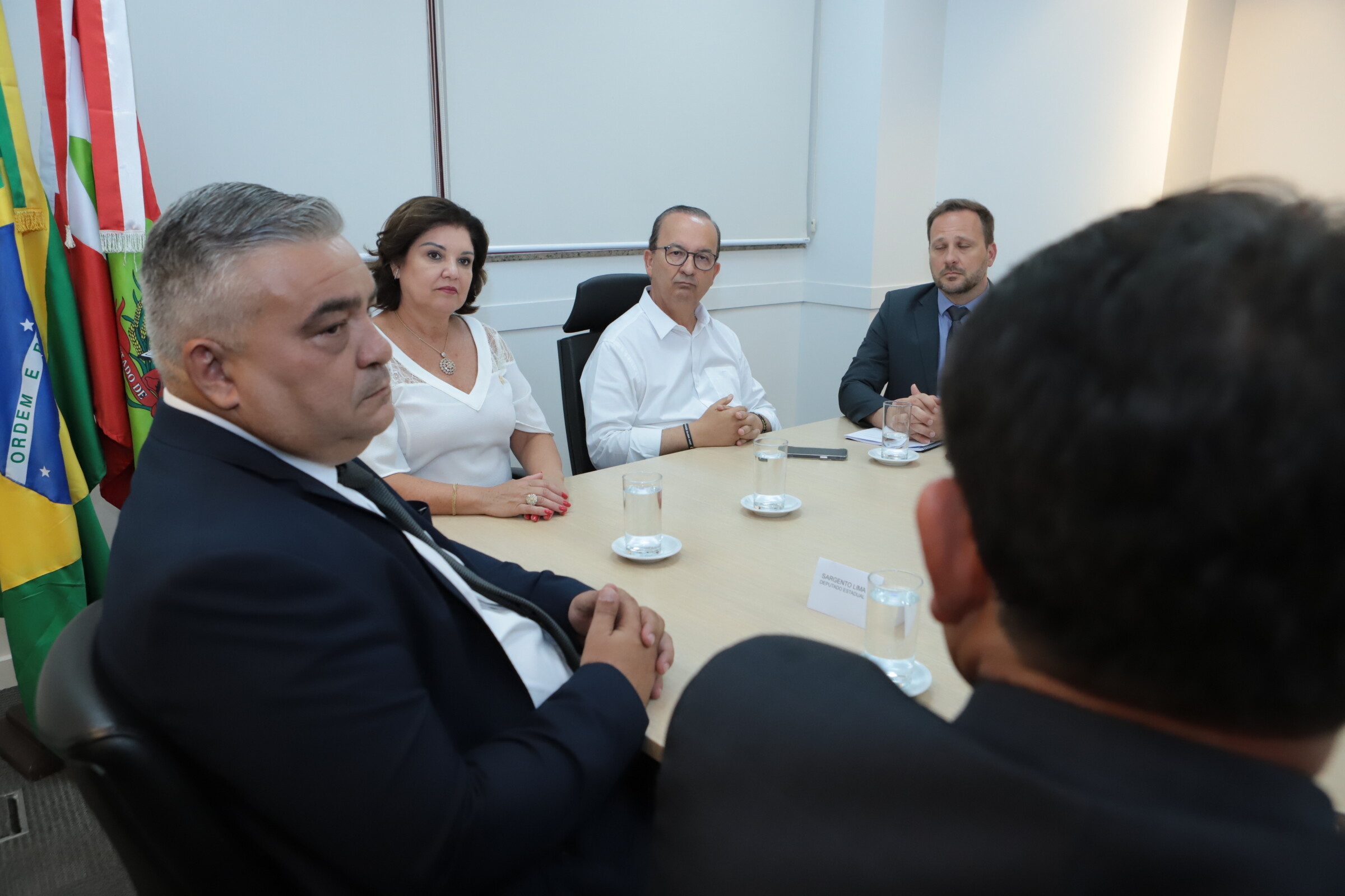 Deputado Sargento Lima, durante reunião da comitiva de Joinville com Jorginho e Marilisa. FOTO: Divulgação