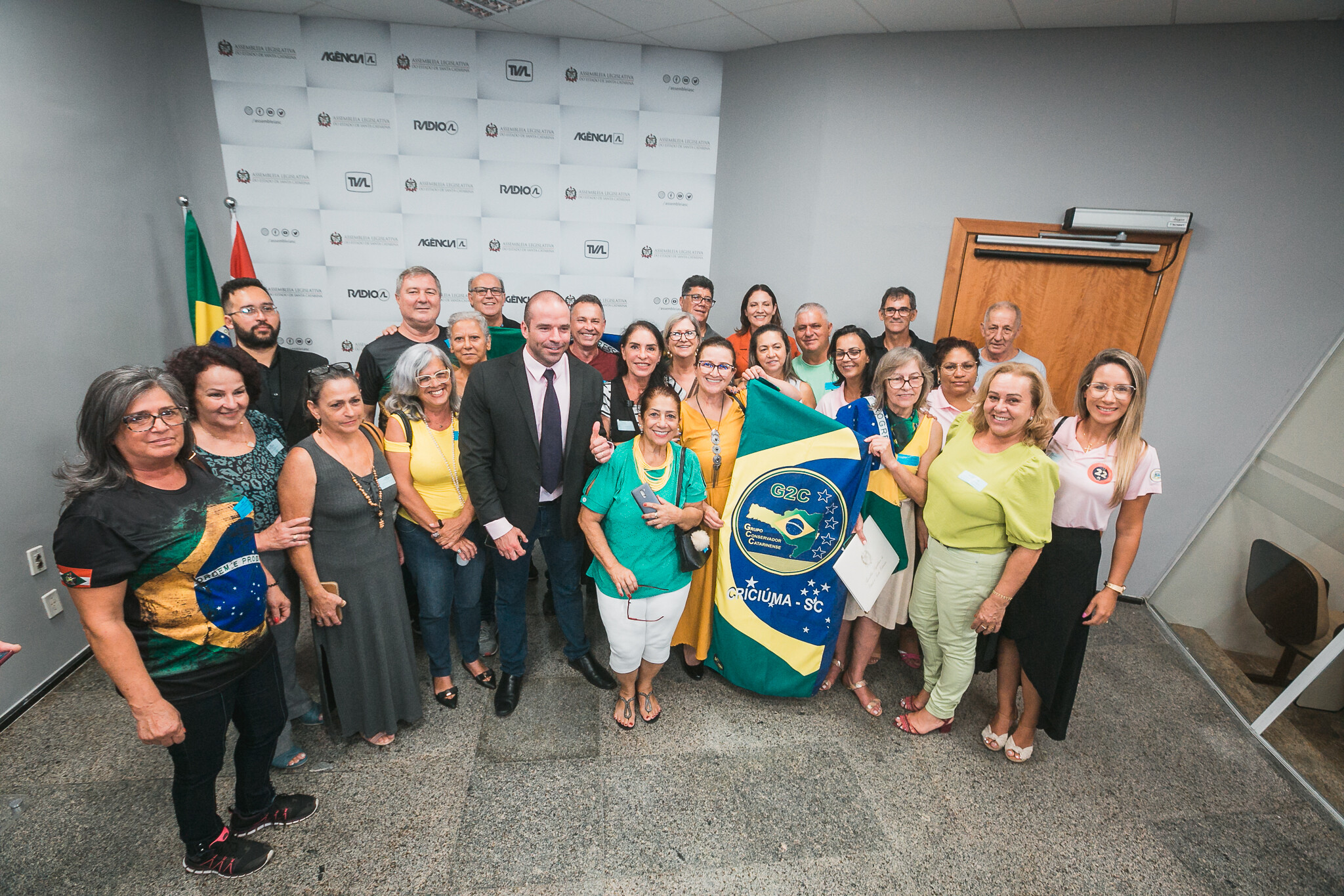 Grupo conservador apresenta carta em agradecimento ao governo