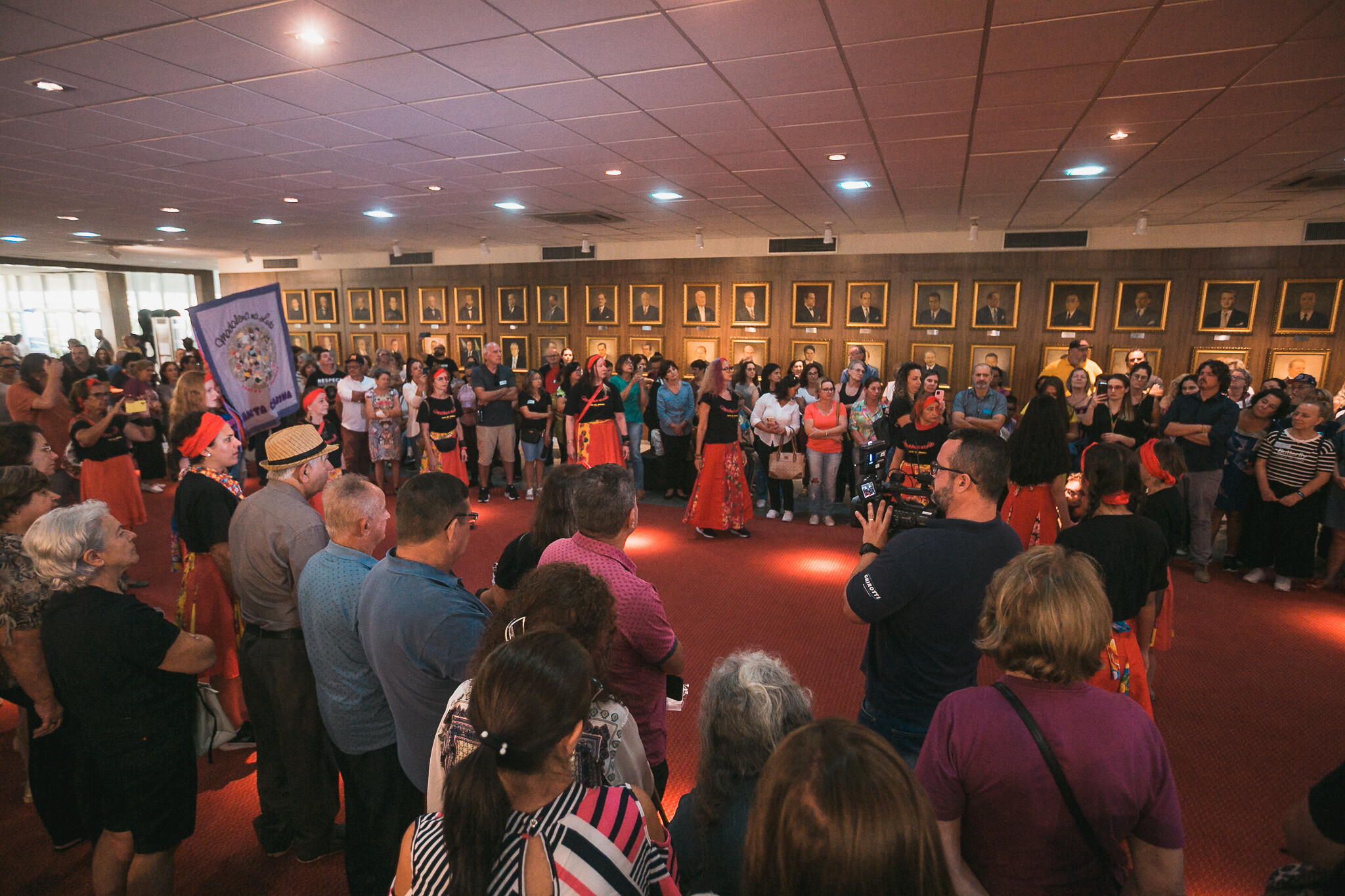 Apresentações culturais abrilhantaram a manifestação dos servidores aposentados