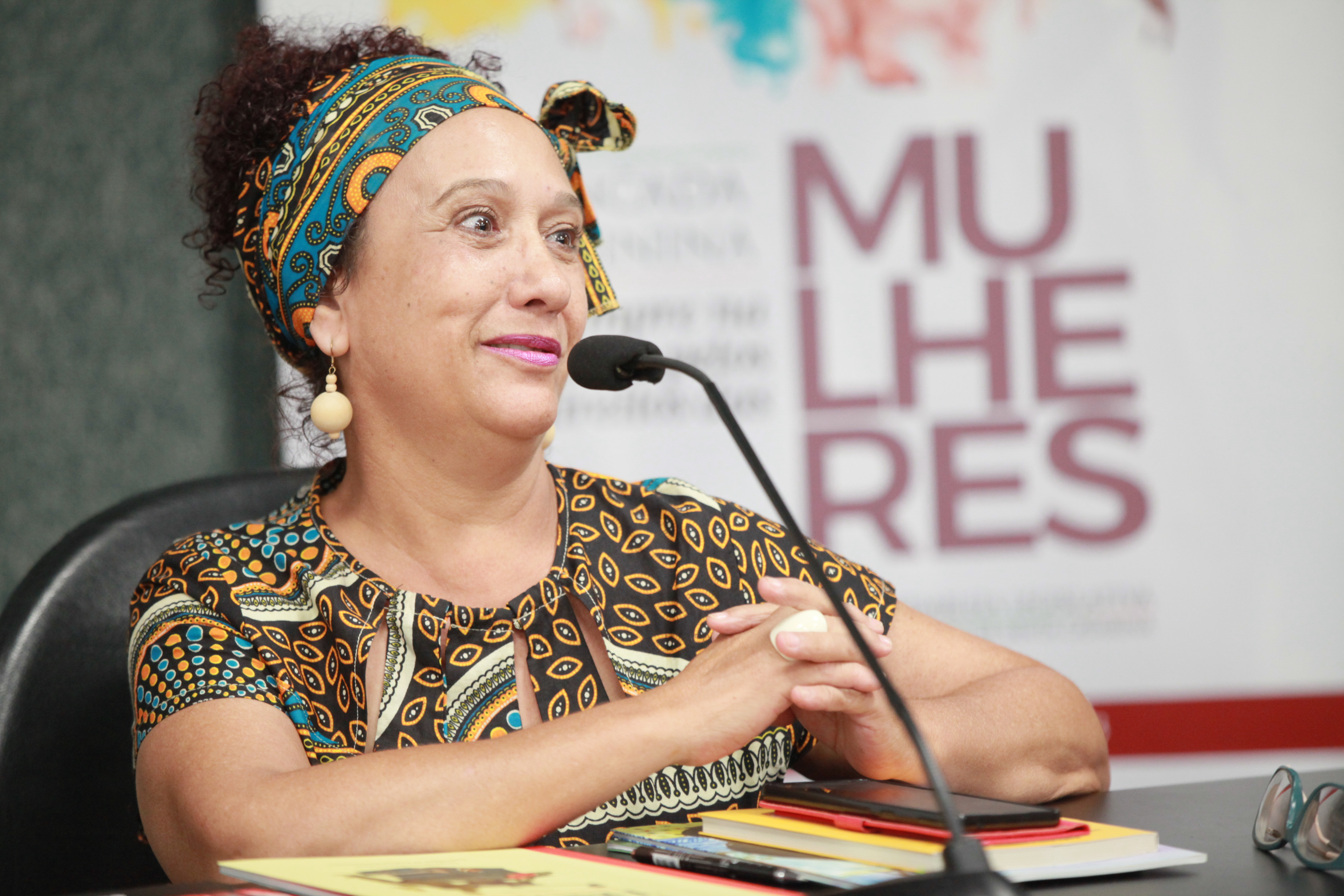 Roda de Conversa com Autoras Negras da Editora Cruz e Souza - Eliane Debus