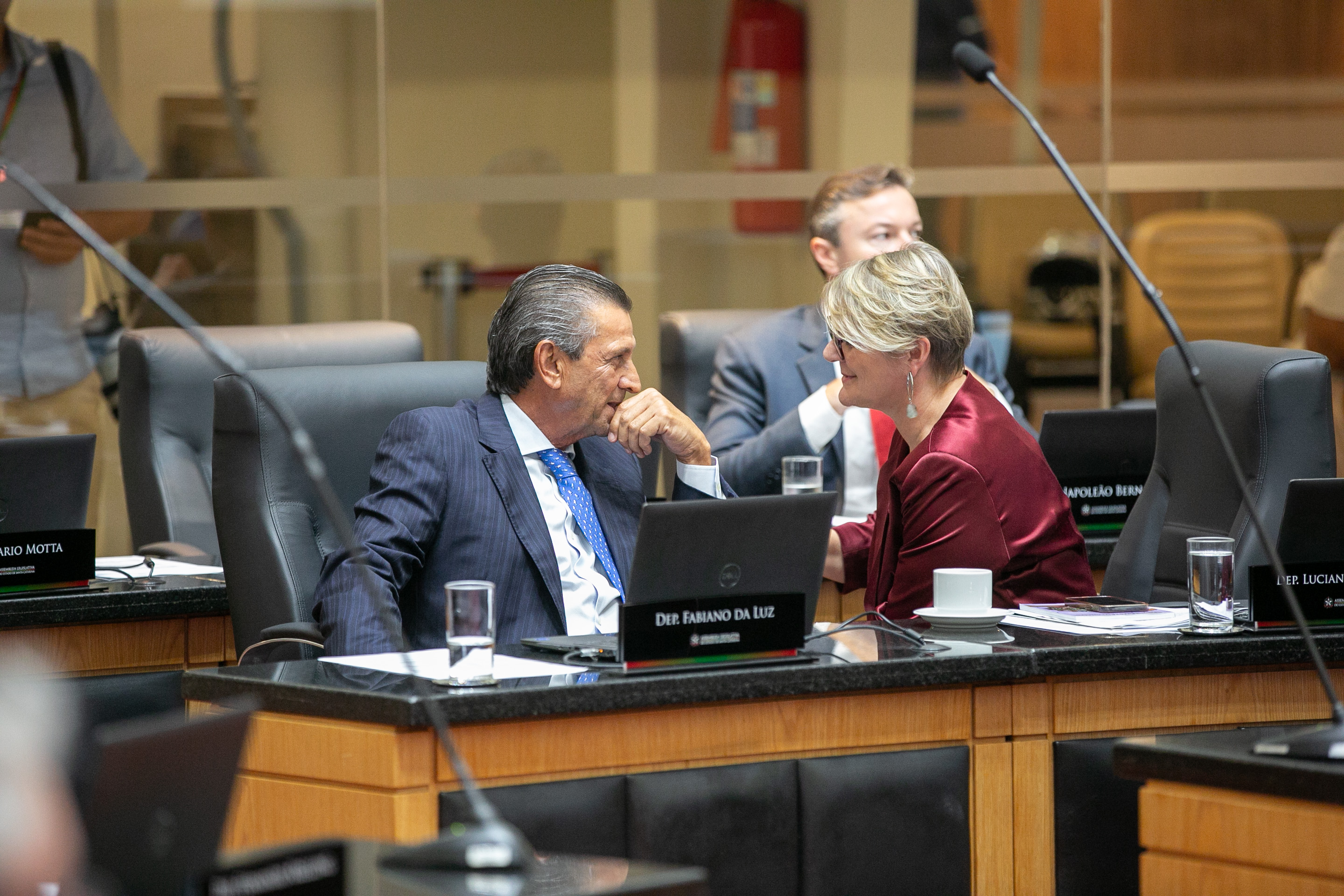 Deputado Julio Garcia (PSD) e 
Deputada Luciane Carminatti (PT)