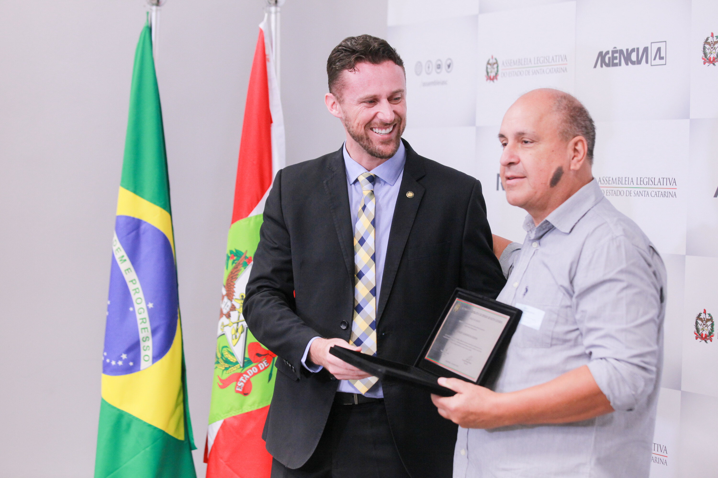 Federação de Atletismo de Santa Catarina é homenageada