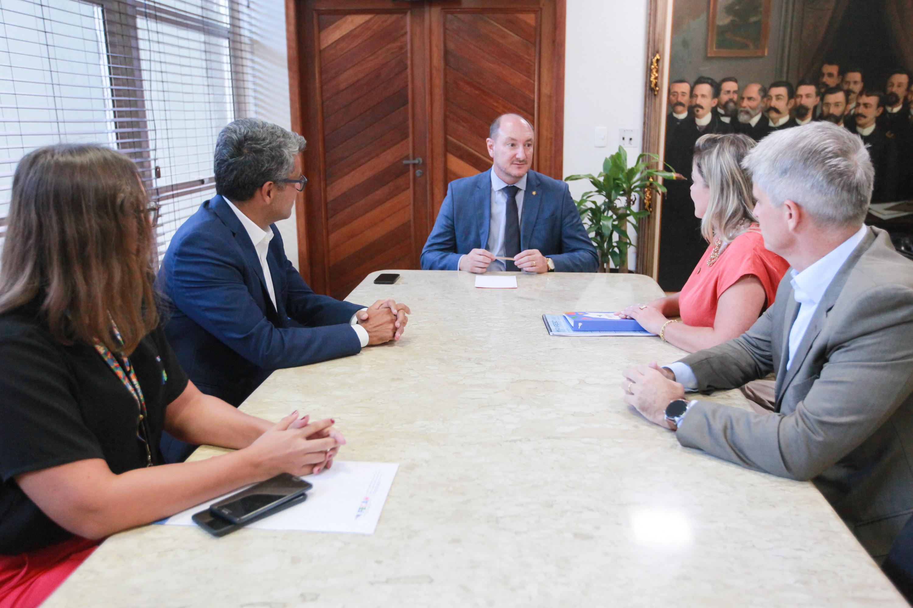 Deputado Mauro de Nadal recebe Presidente da FECAM Milena Lopes