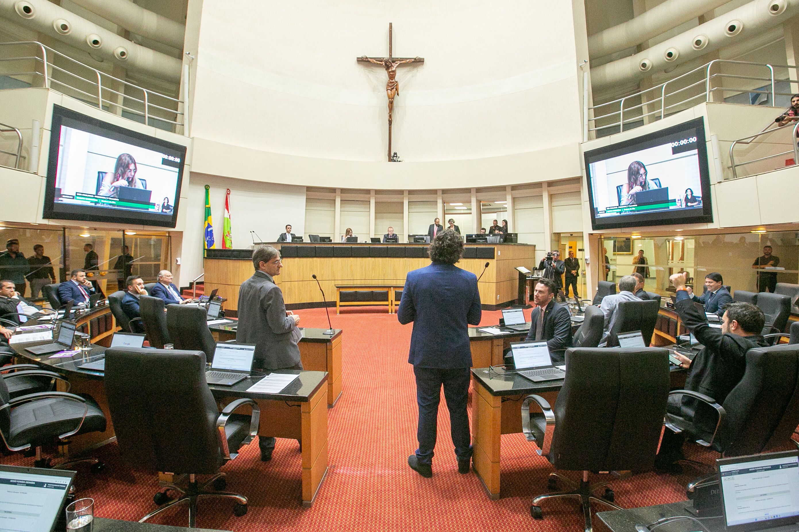 Deputados destacam dias da água e de conscientização sobre epilepsia