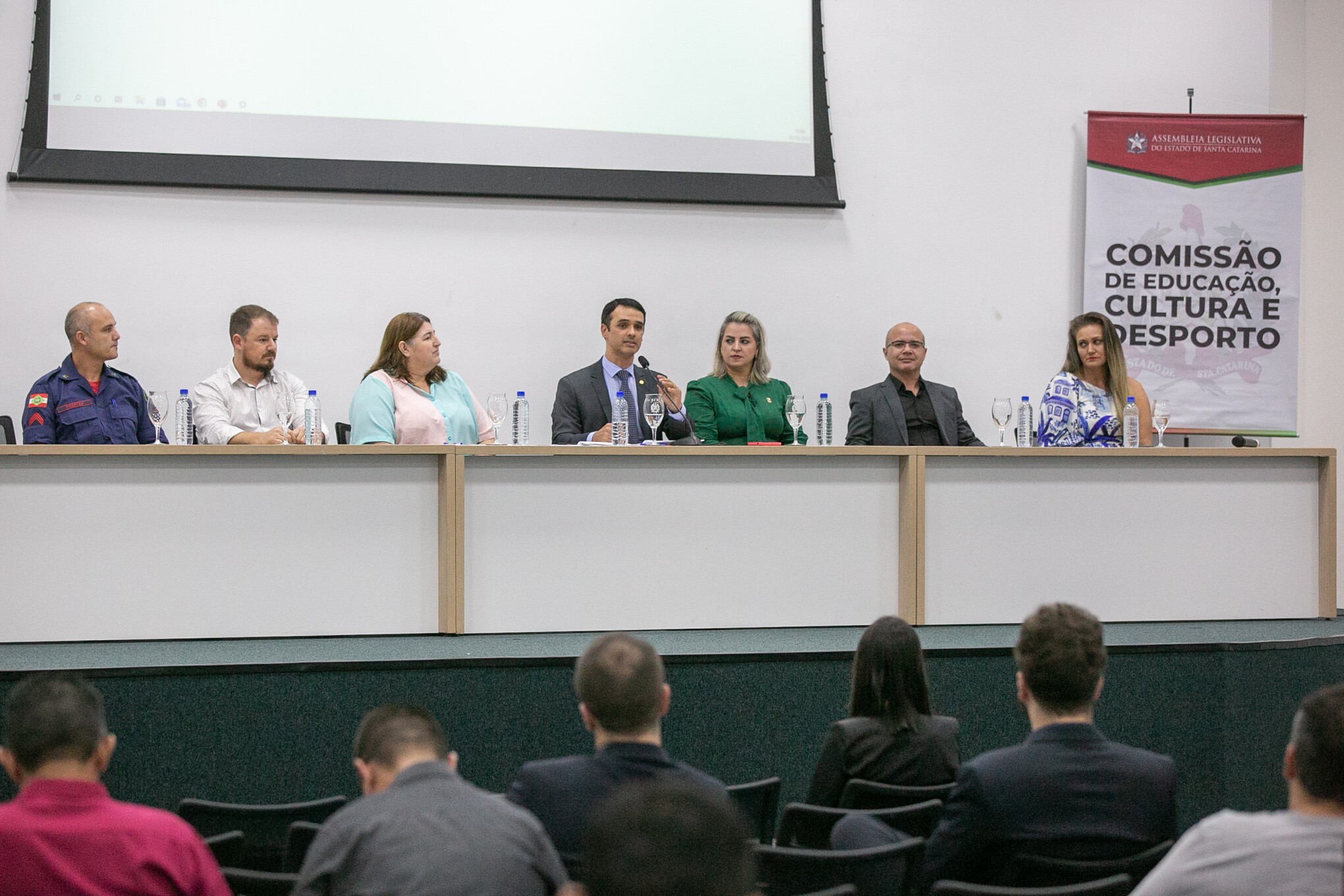 Mafra discute implantação de escola cívico-militar no município