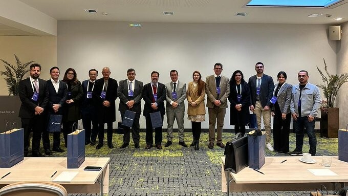 Deputada Ana Campagnolo e parlamentares da missão internacional que acompanhou eleições na Estônia