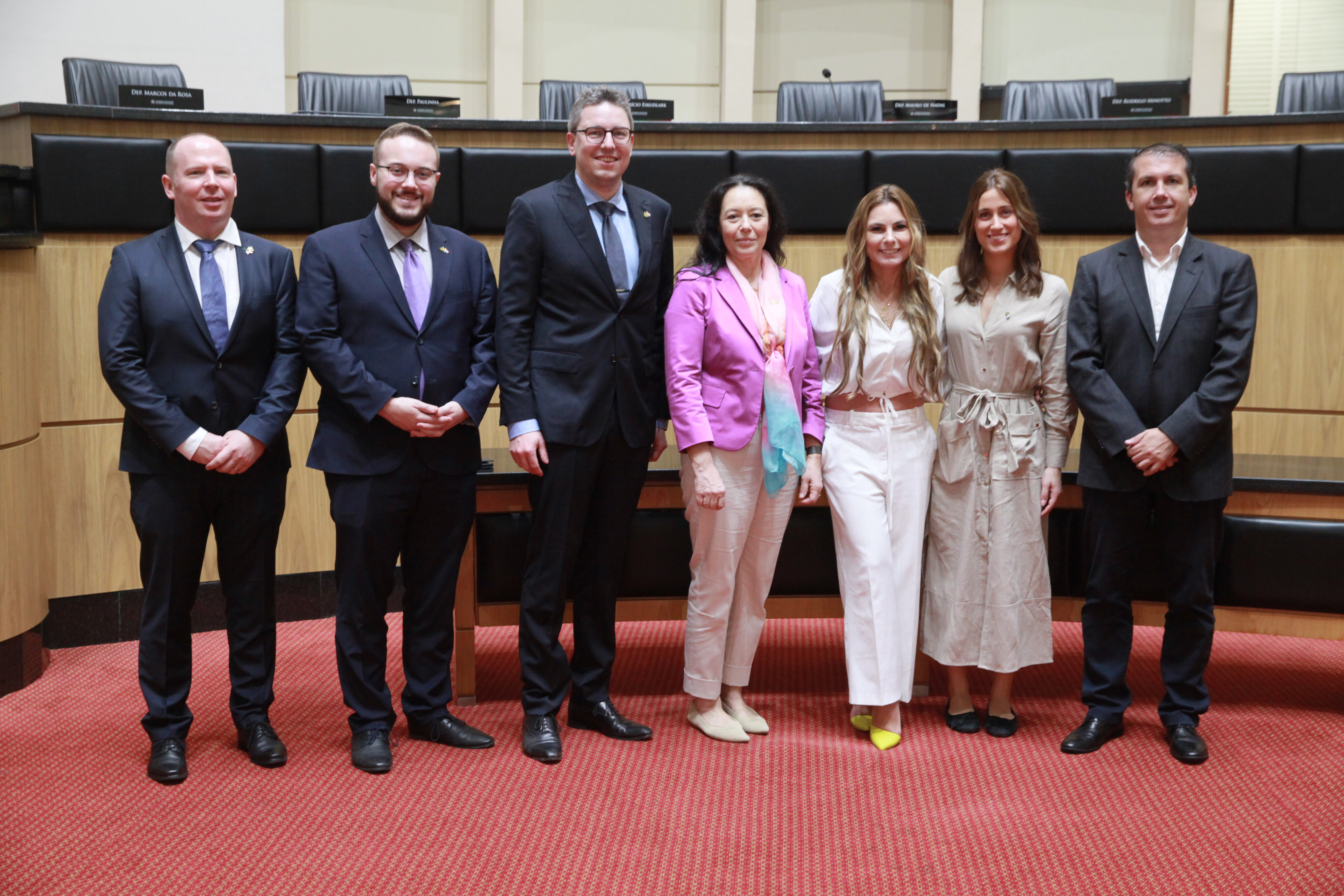 Parlamentares de Luxemburgo tratam de acordo de cooperação bilateral