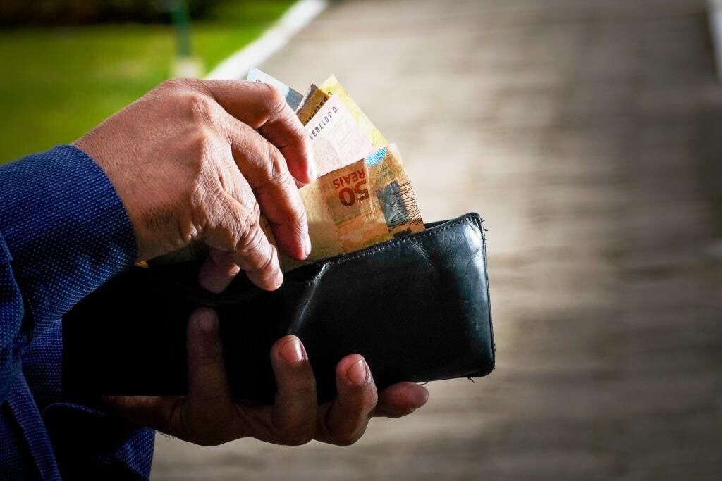 Reajuste do salário mínimo regional entra em tramitação nesta terça (14)