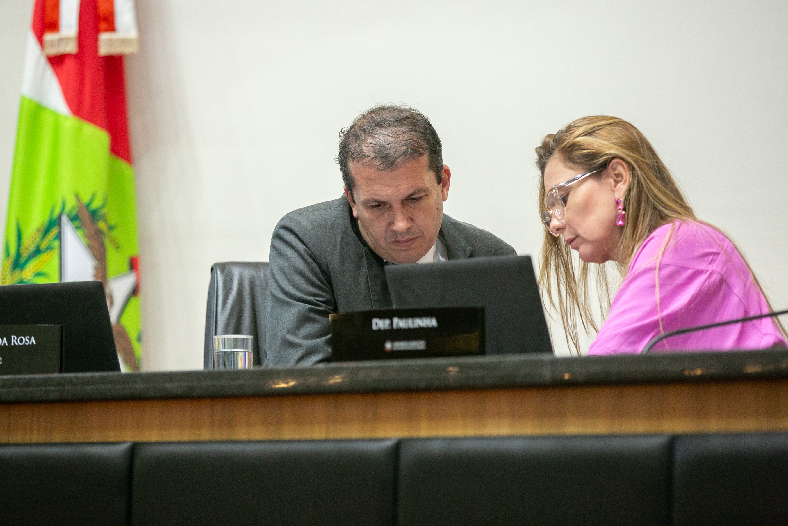 Deputado Camilo Martins (Podemos) e Deputada Paulinha (Podemos)